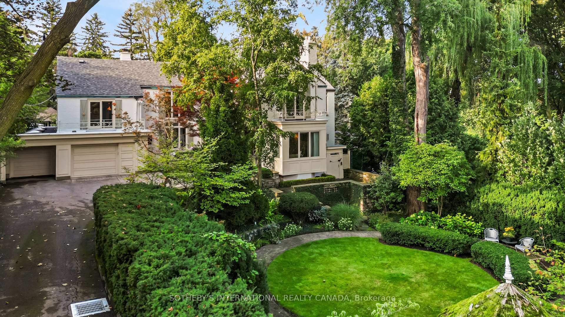 Photo 1 of 12 Forest Glen Crescent, North York, Bridle Path-Sunnybrook-York Mills — HOMEH