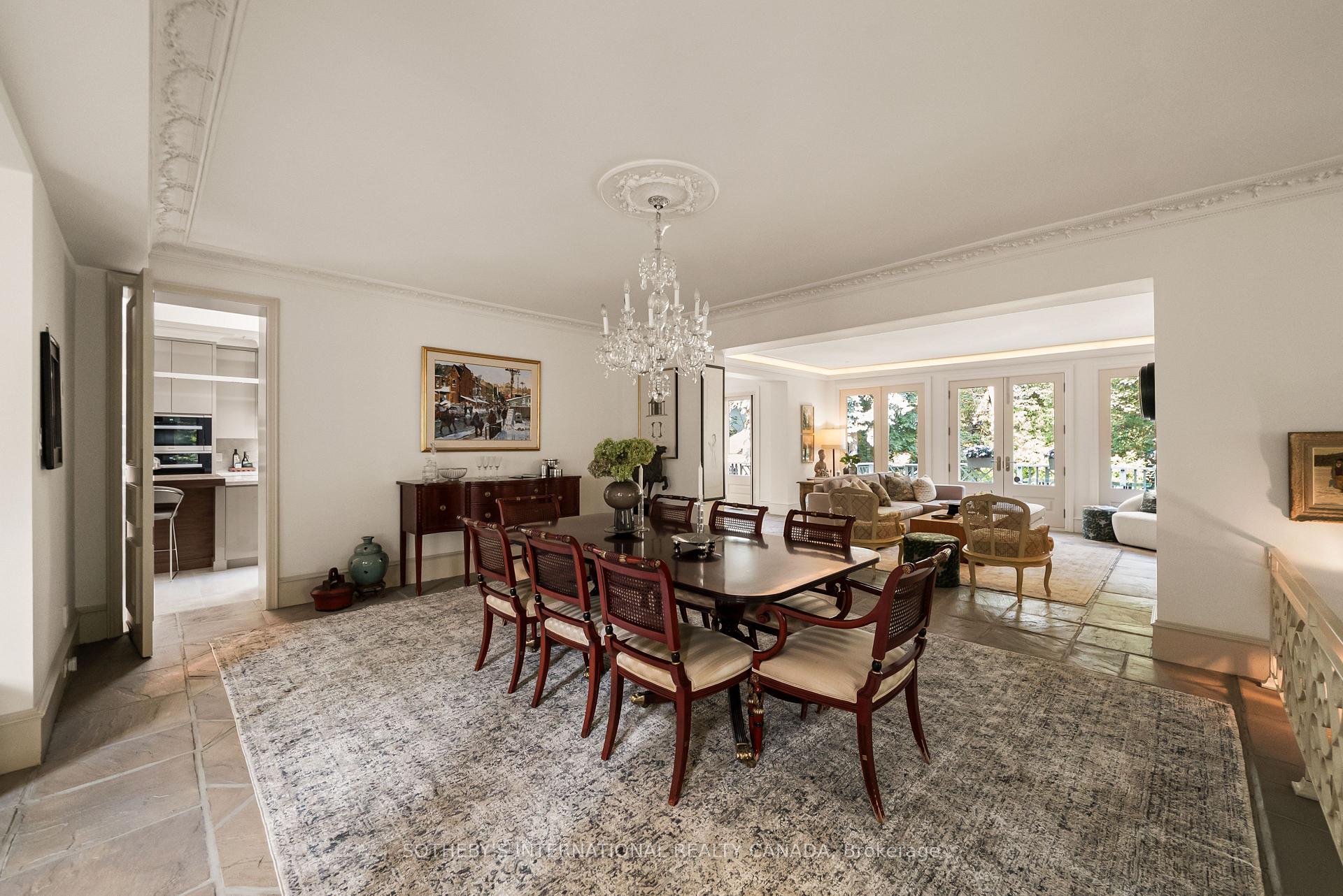 Photo 13 of 12 Forest Glen Crescent, North York, Bridle Path-Sunnybrook-York Mills — HOMEH