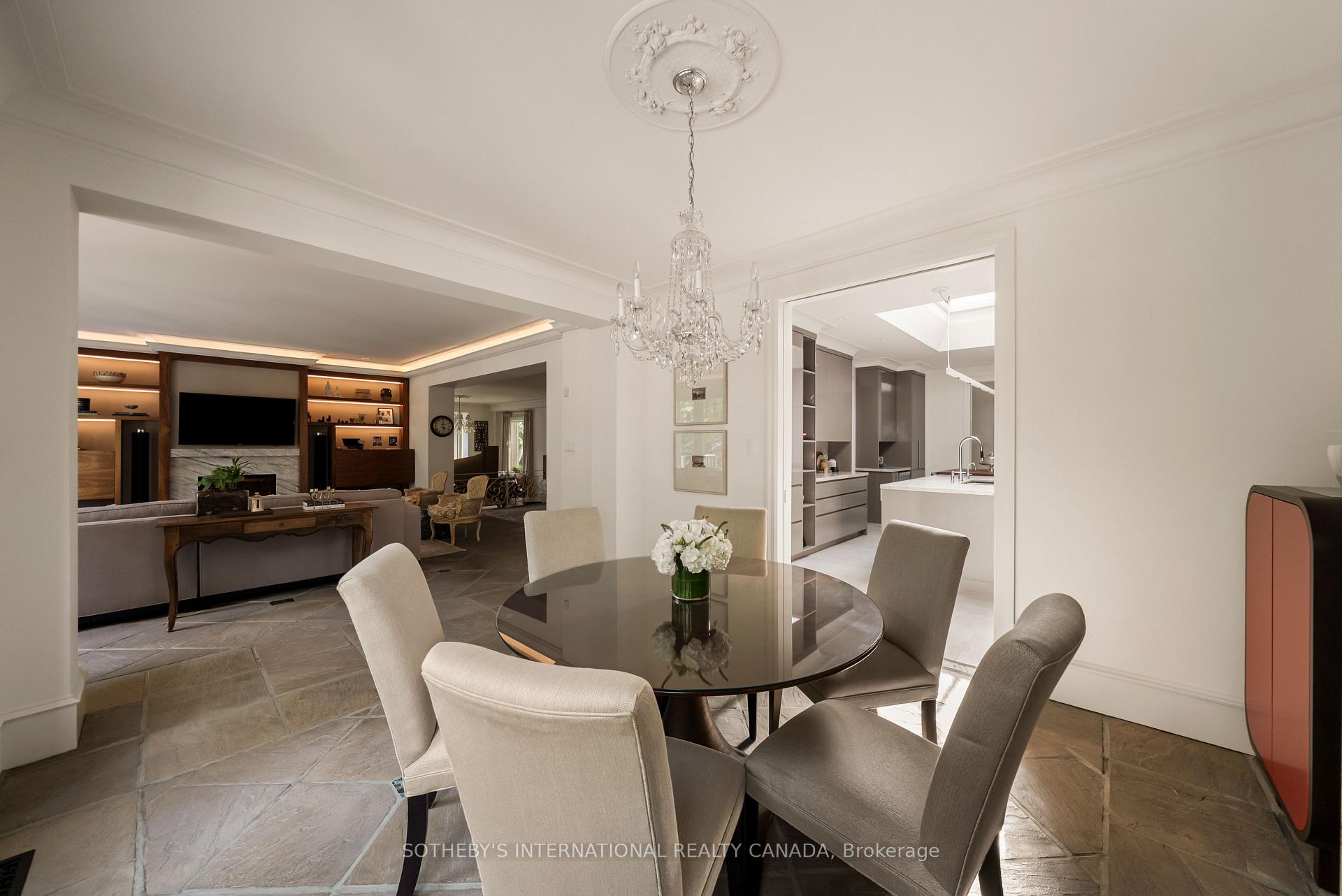 Photo 23 of 12 Forest Glen Crescent, North York, Bridle Path-Sunnybrook-York Mills — HOMEH