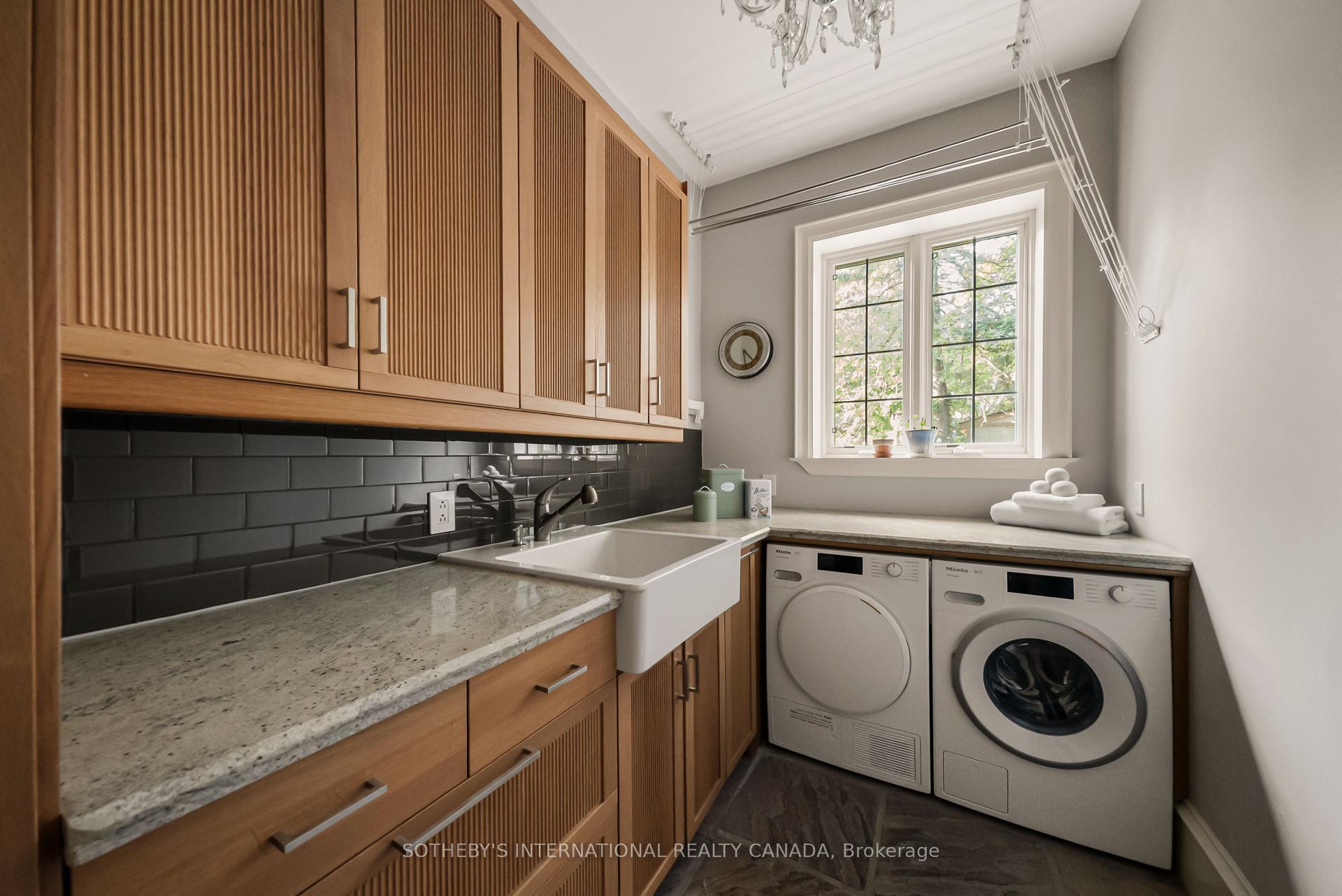 Photo 25 of 12 Forest Glen Crescent, North York, Bridle Path-Sunnybrook-York Mills — HOMEH