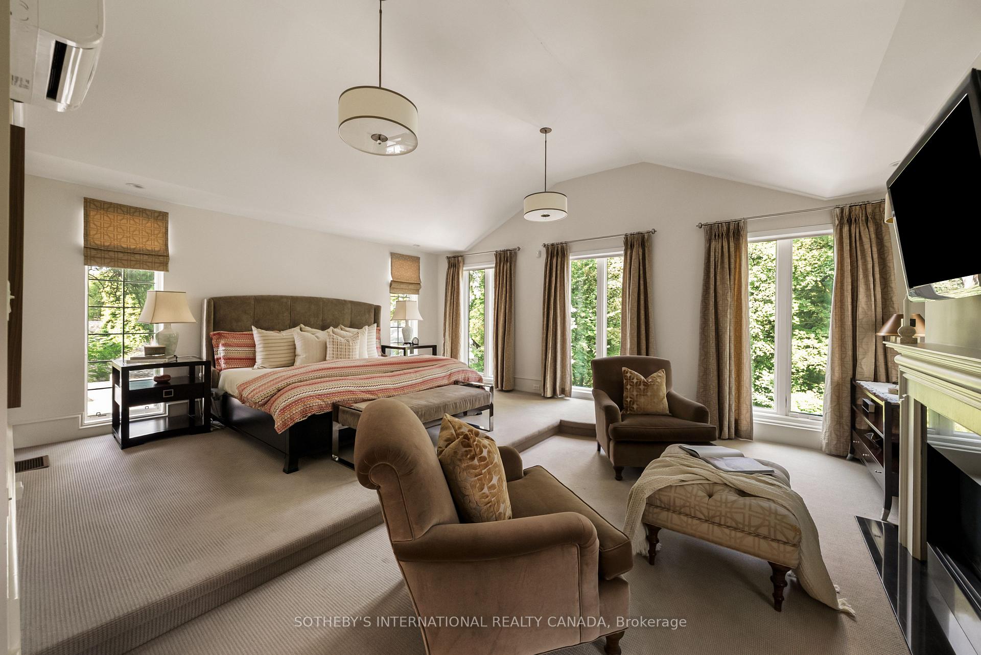 Photo 26 of 12 Forest Glen Crescent, North York, Bridle Path-Sunnybrook-York Mills — HOMEH