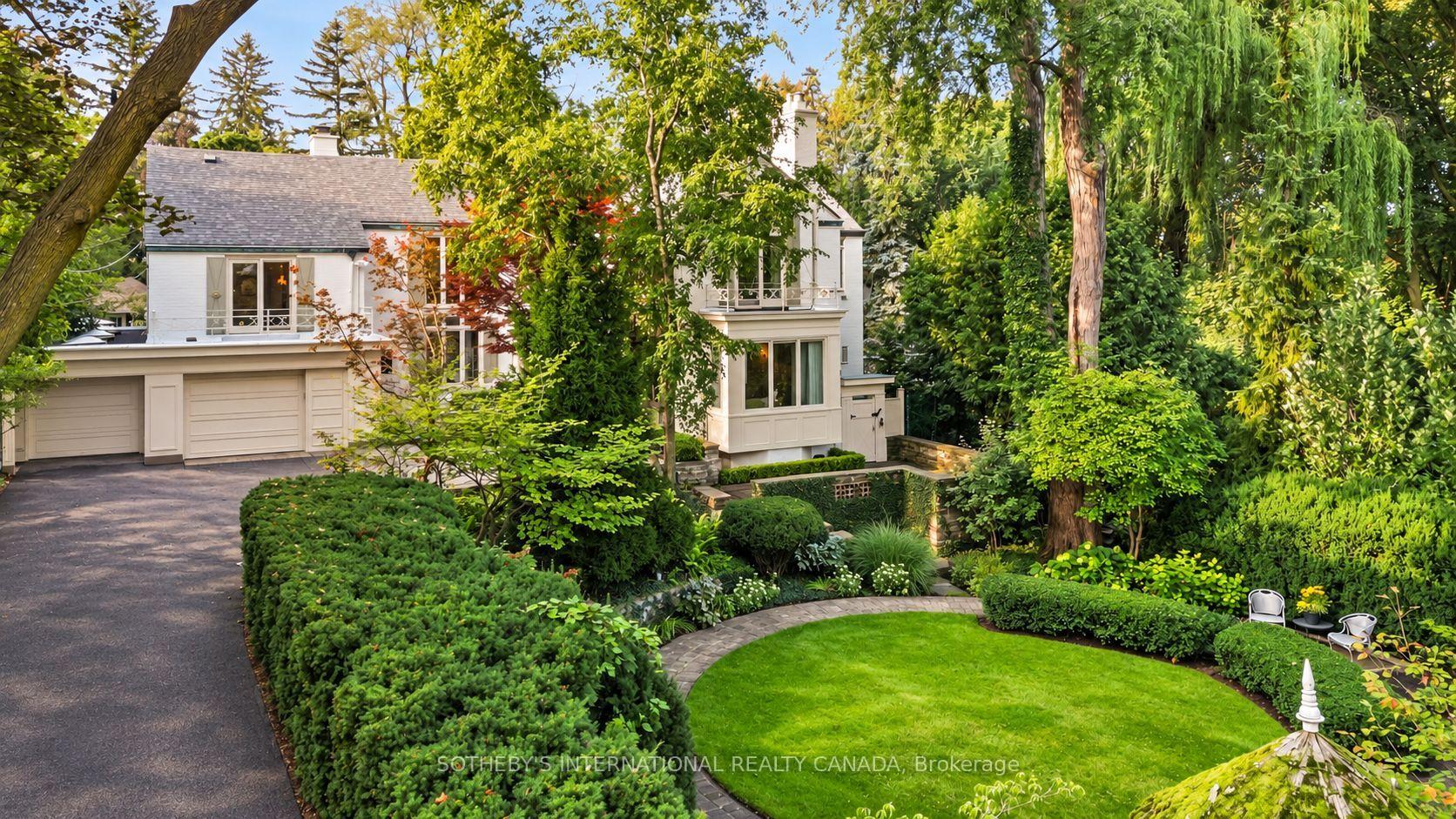 Photo 2 of 12 Forest Glen Crescent, North York, Bridle Path-Sunnybrook-York Mills — HOMEH