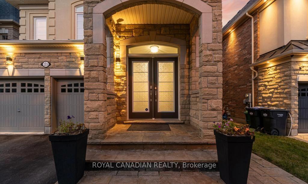 Photo 3 of Unit Upper, 23 Intrigue Trail, Brampton, Credit Valley — HOMEH