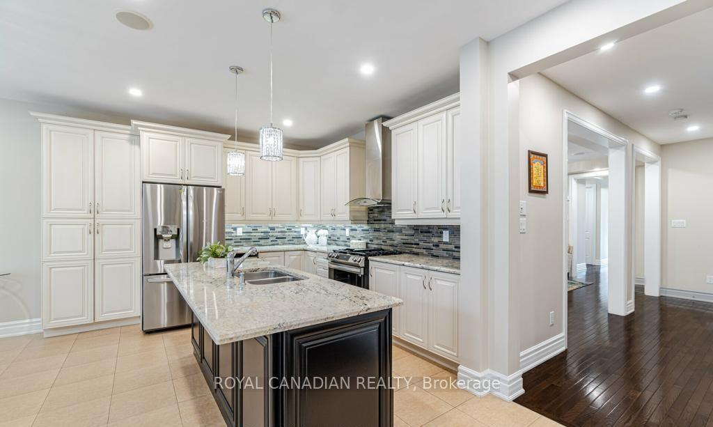 Photo 7 of Unit Upper, 23 Intrigue Trail, Brampton, Credit Valley — HOMEH