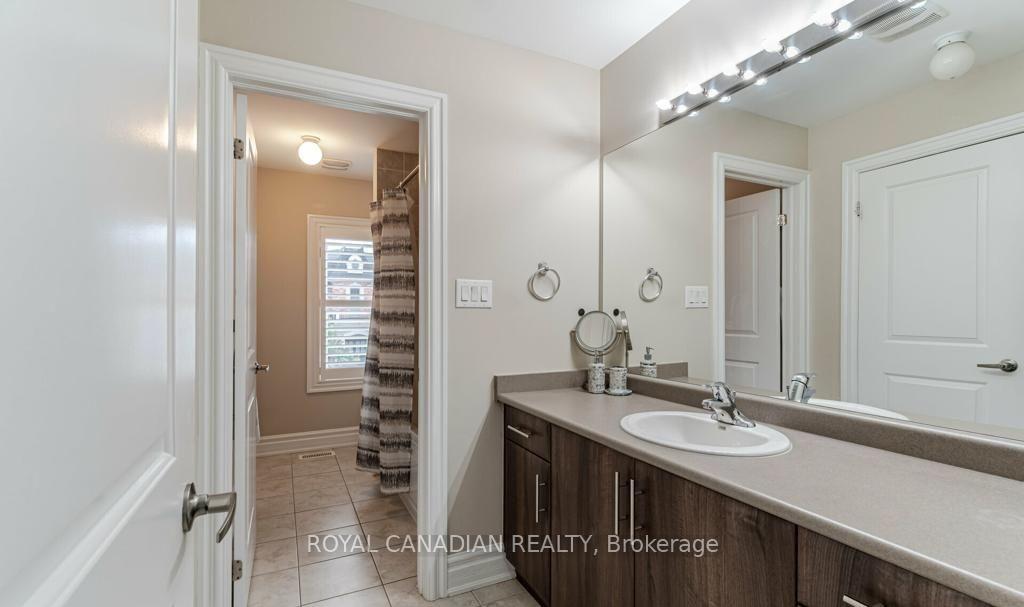 Photo 9 of Unit Upper, 23 Intrigue Trail, Brampton, Credit Valley — HOMEH