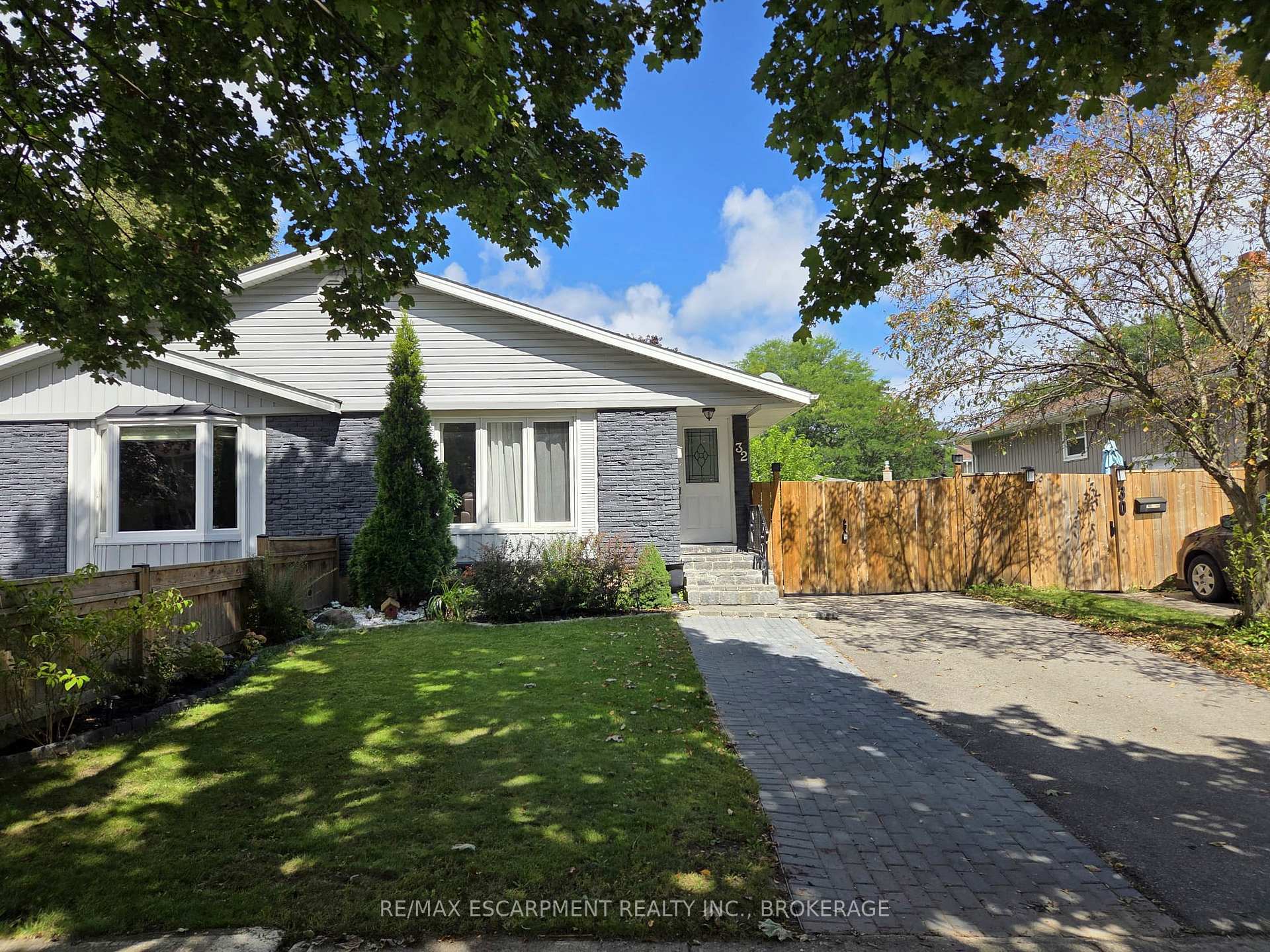 Photo 1 of Unit Lower, 32 Birchpark Drive, Grimsby, Grimsby Beach — HOMEH