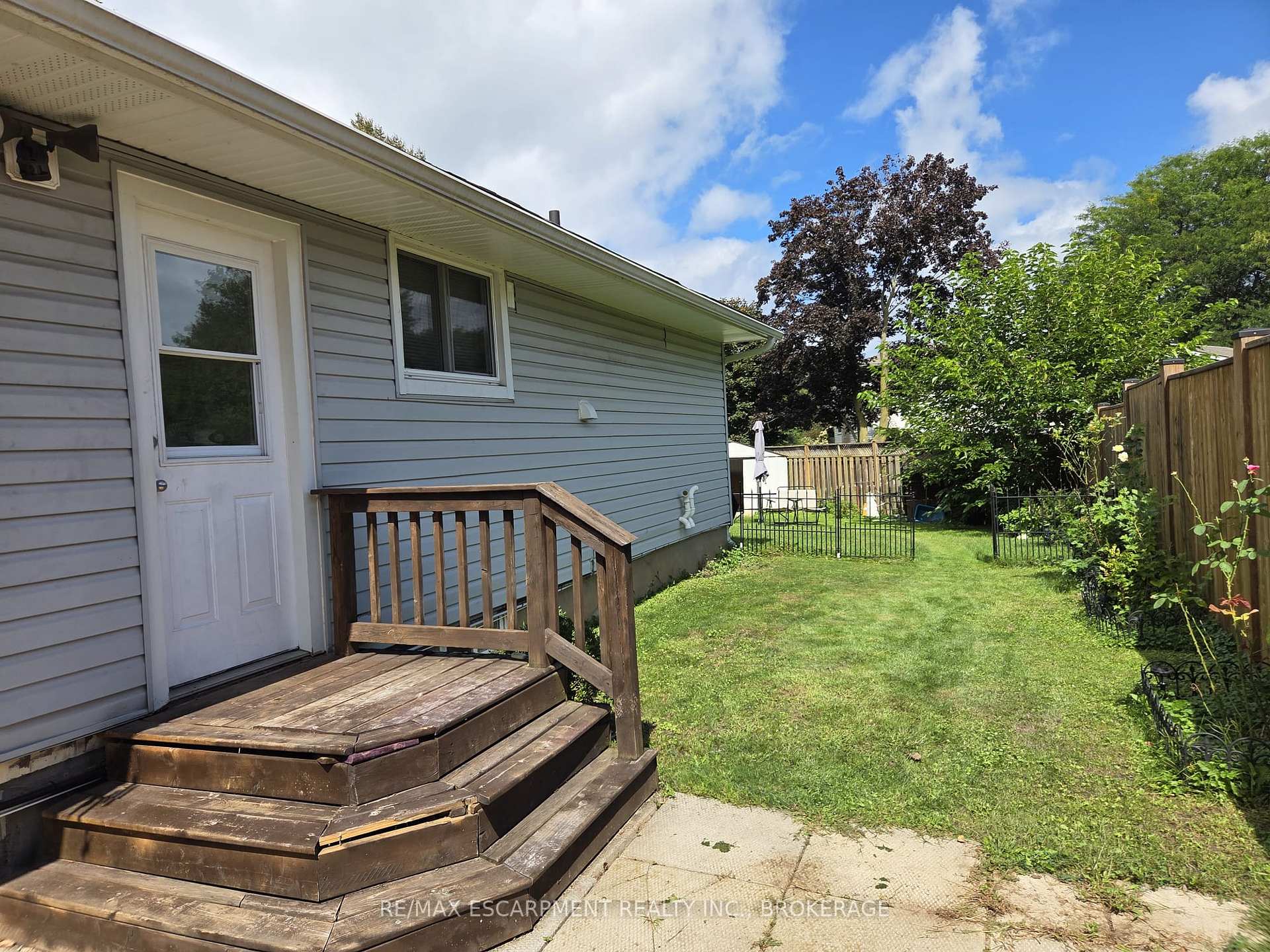 Photo 2 of Unit Lower, 32 Birchpark Drive, Grimsby, Grimsby Beach — HOMEH