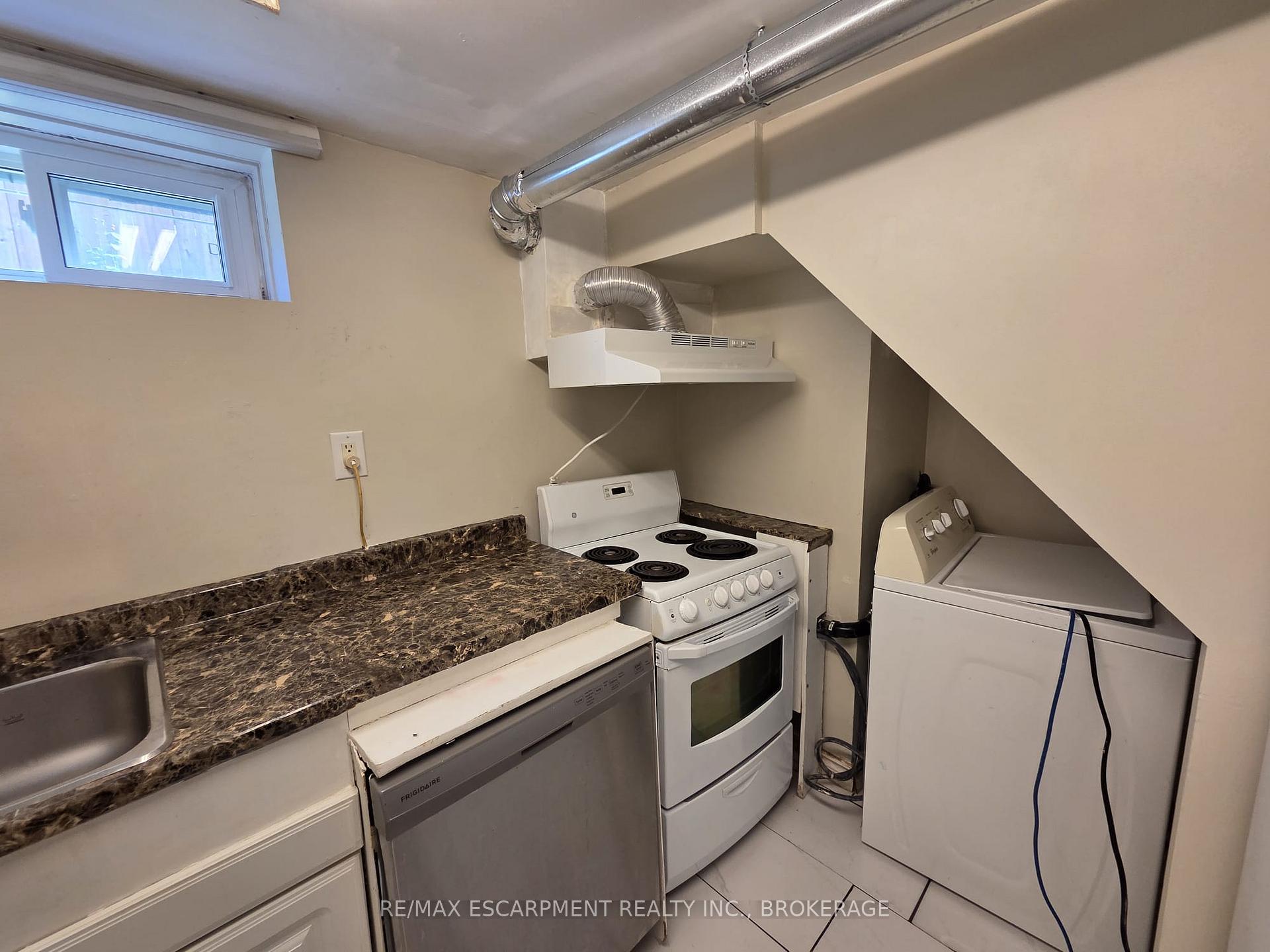 Photo 7 of Unit Lower, 32 Birchpark Drive, Grimsby, Grimsby Beach — HOMEH
