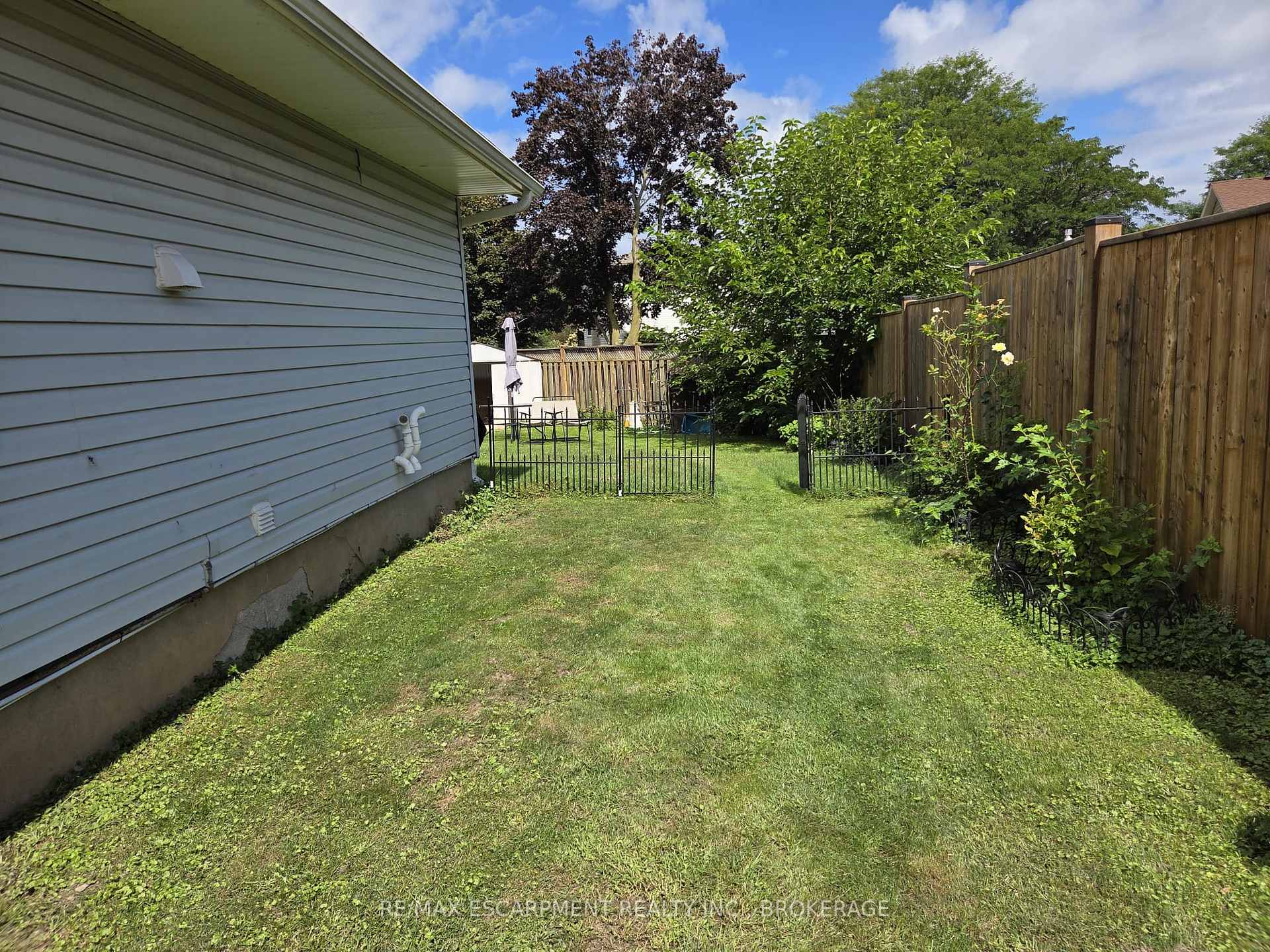 Photo 15 of Unit Lower, 32 Birchpark Drive, Grimsby, Grimsby Beach — HOMEH