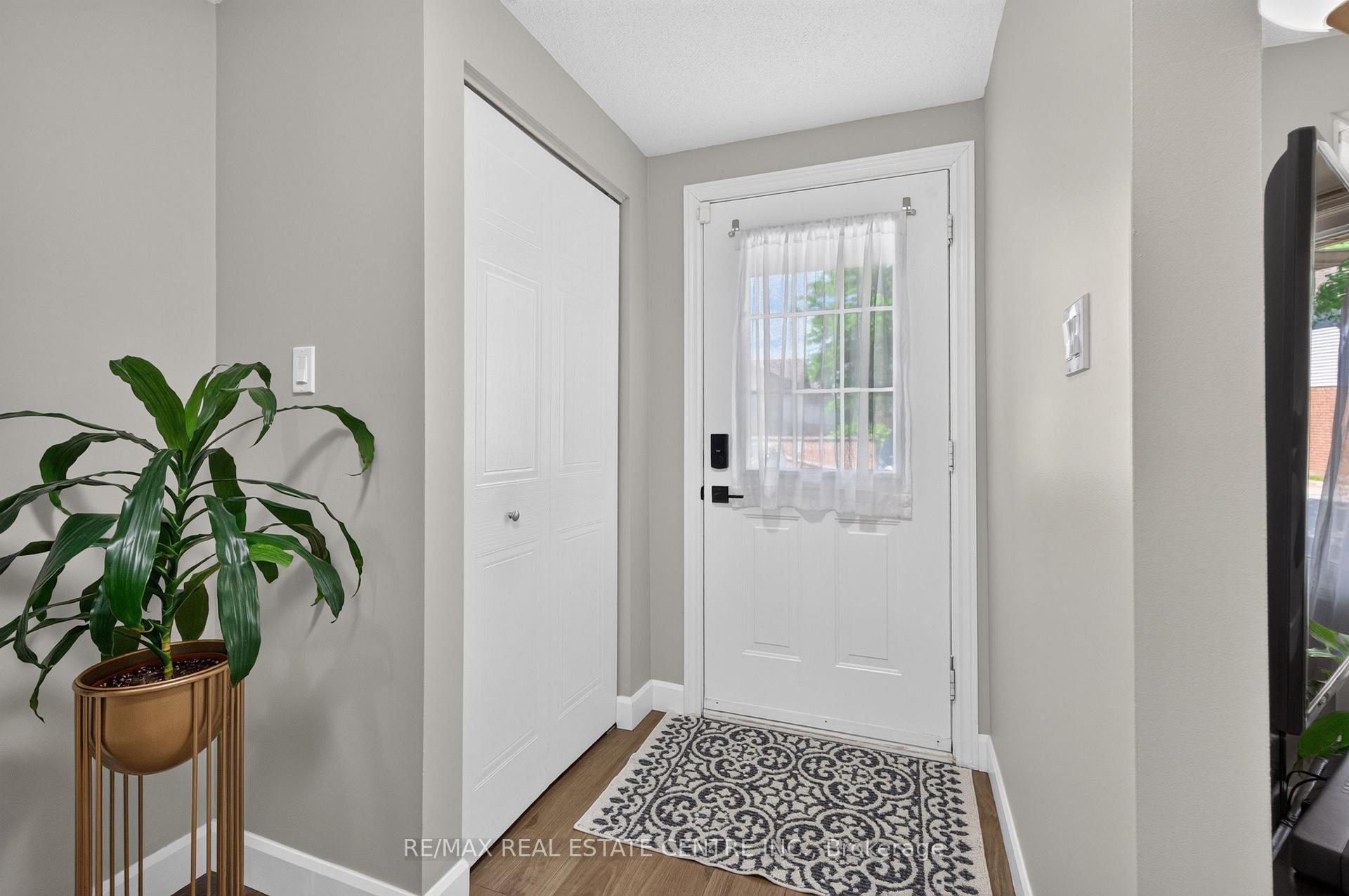 Photo 3 of Unit 62, 180 Marksam Road, Guelph, Willow West/Sugarbush/West Acres — HOMEH