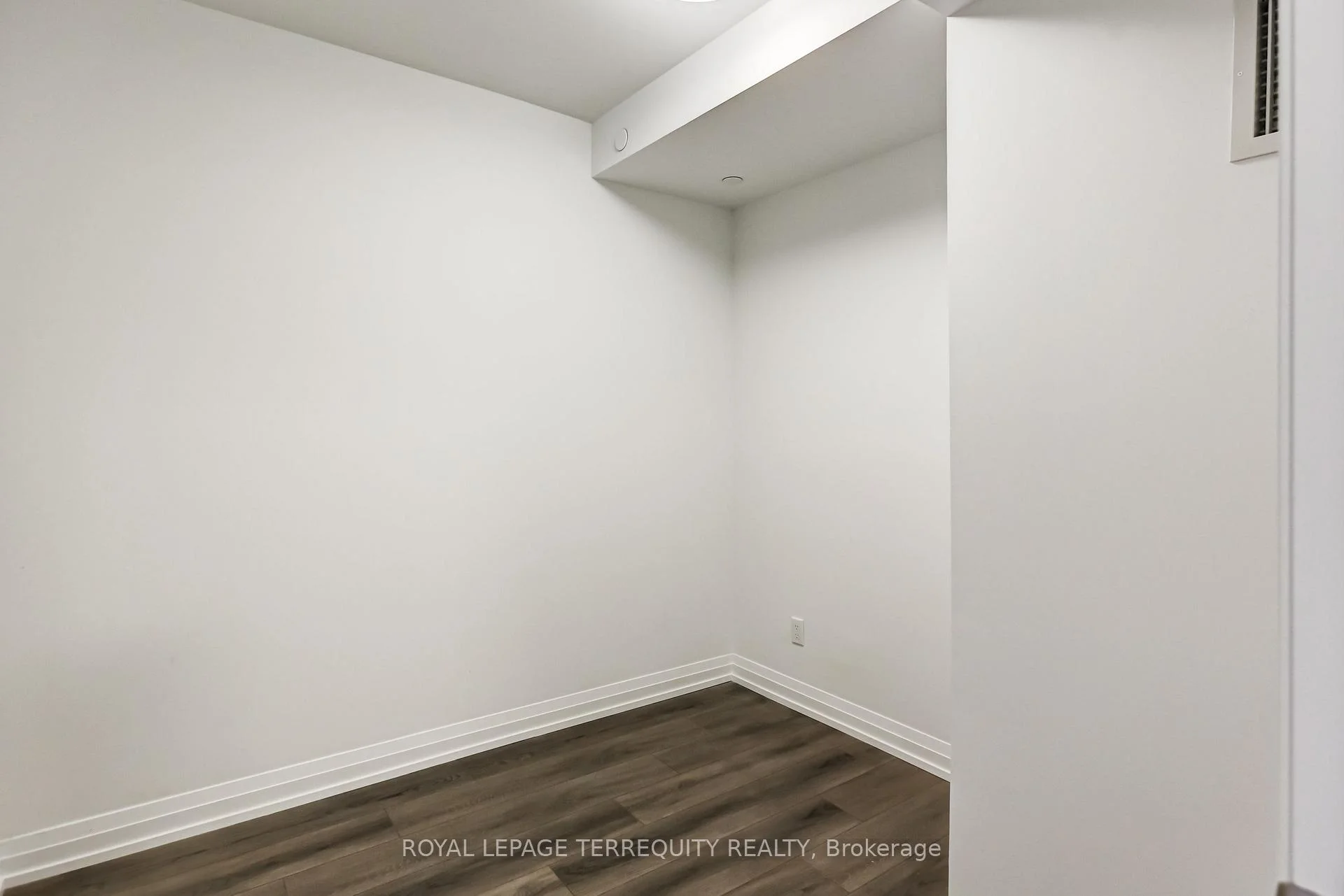 Photo 16 of Unit 1906, 286 Main Street, Toronto, Danforth — HOMEH