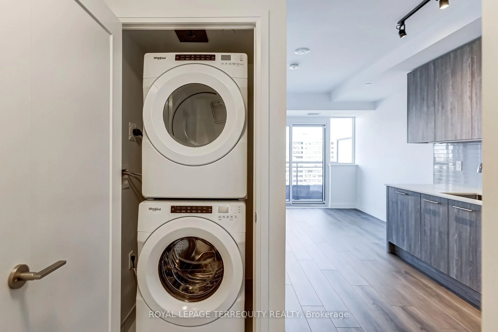 Photo 44 of Unit 1906, 286 Main Street, Toronto, Danforth — HOMEH
