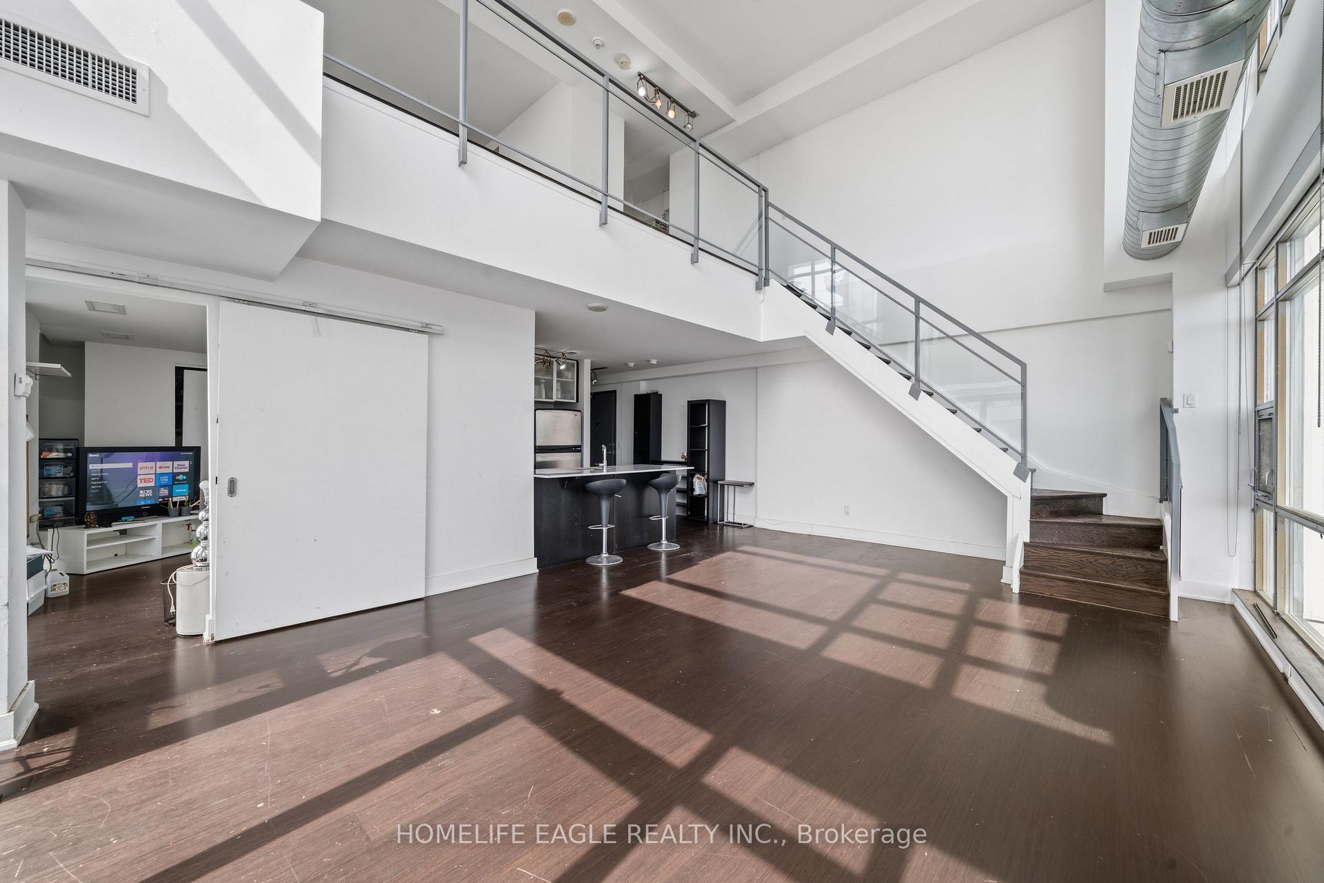 Photo 4 of Unit 805, 637 Lake Shore Boulevard W, Toronto, Niagara — HOMEH