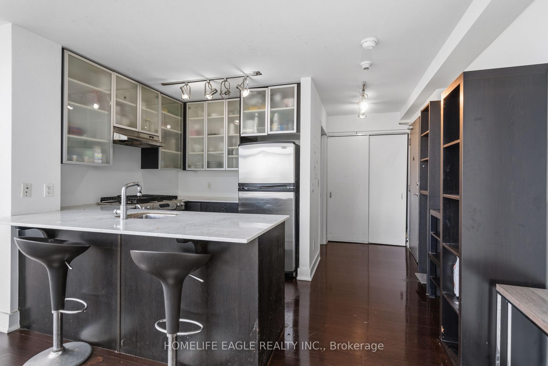 Photo 9 of Unit 805, 637 Lake Shore Boulevard W, Toronto, Niagara — HOMEH