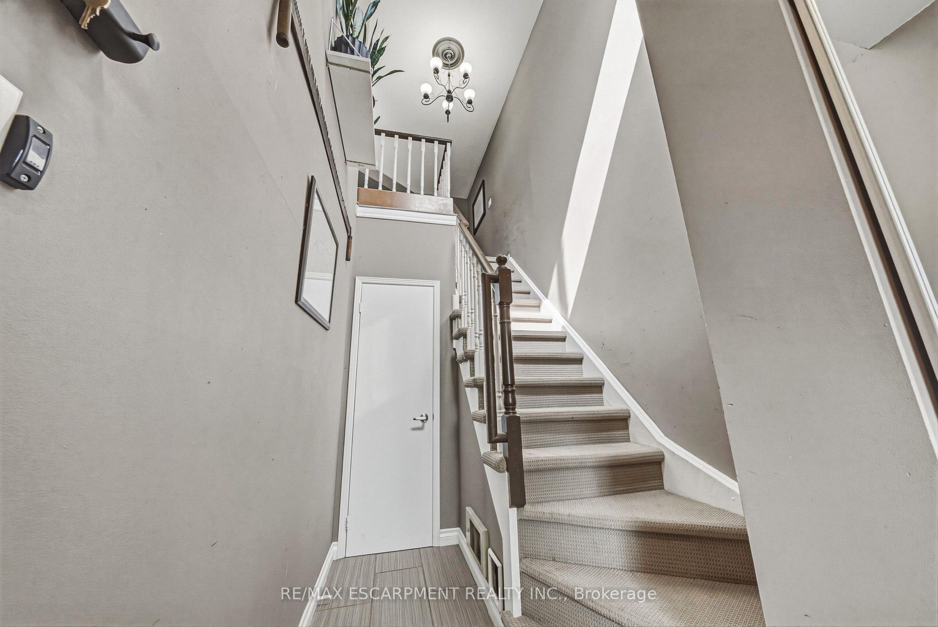 Photo 3 of Unit 88, 2530 Northampton Boulevard, Burlington, Headon — HOMEH