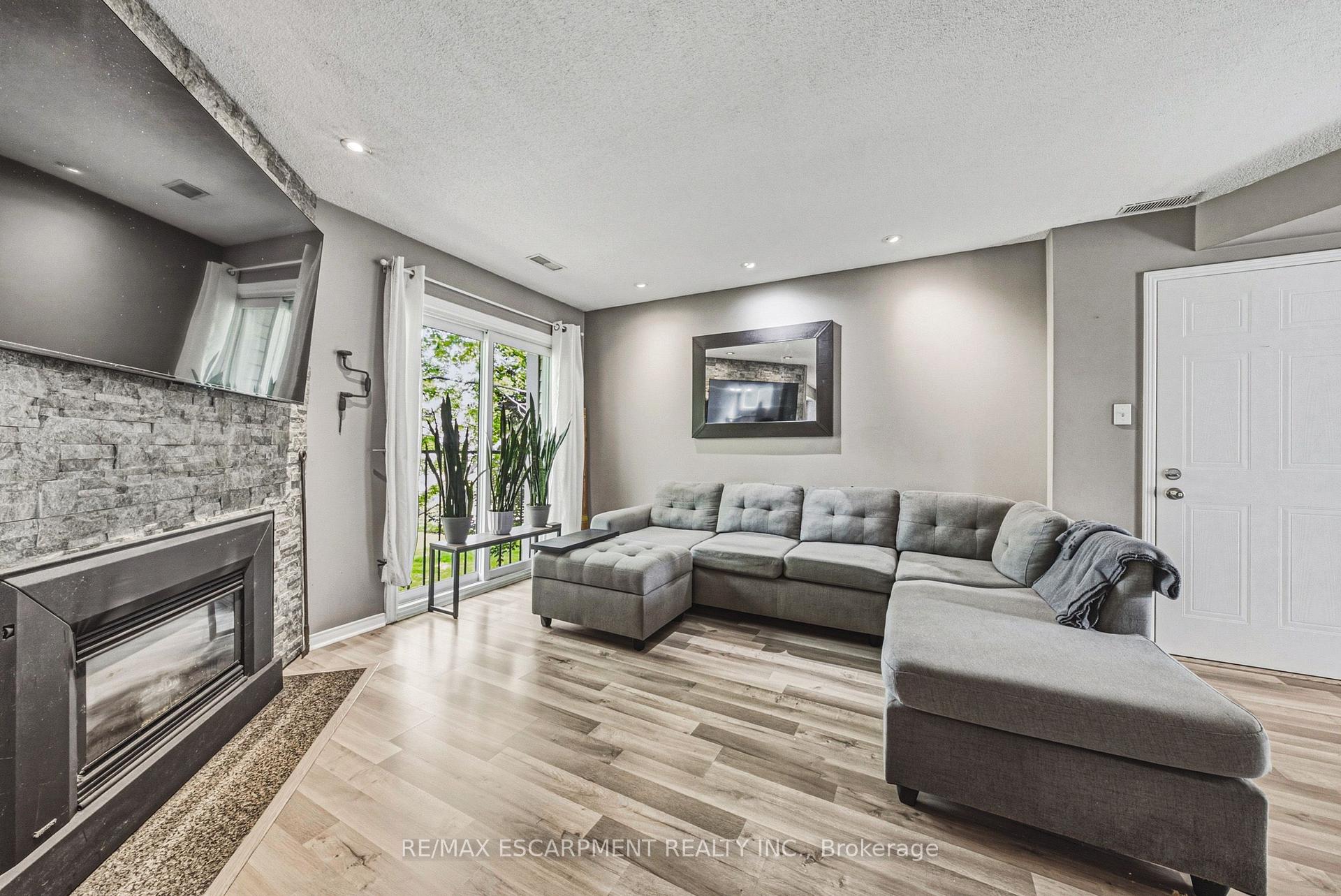Photo 9 of Unit 88, 2530 Northampton Boulevard, Burlington, Headon — HOMEH