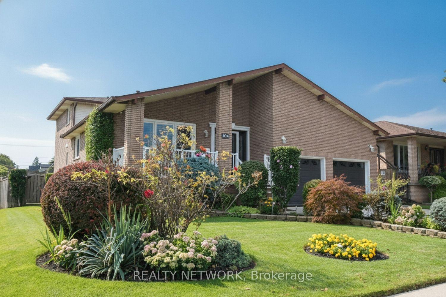 Photo 1 of 104 Glen Cannon Drive, Hamilton, Stoney Creek — HOMEH