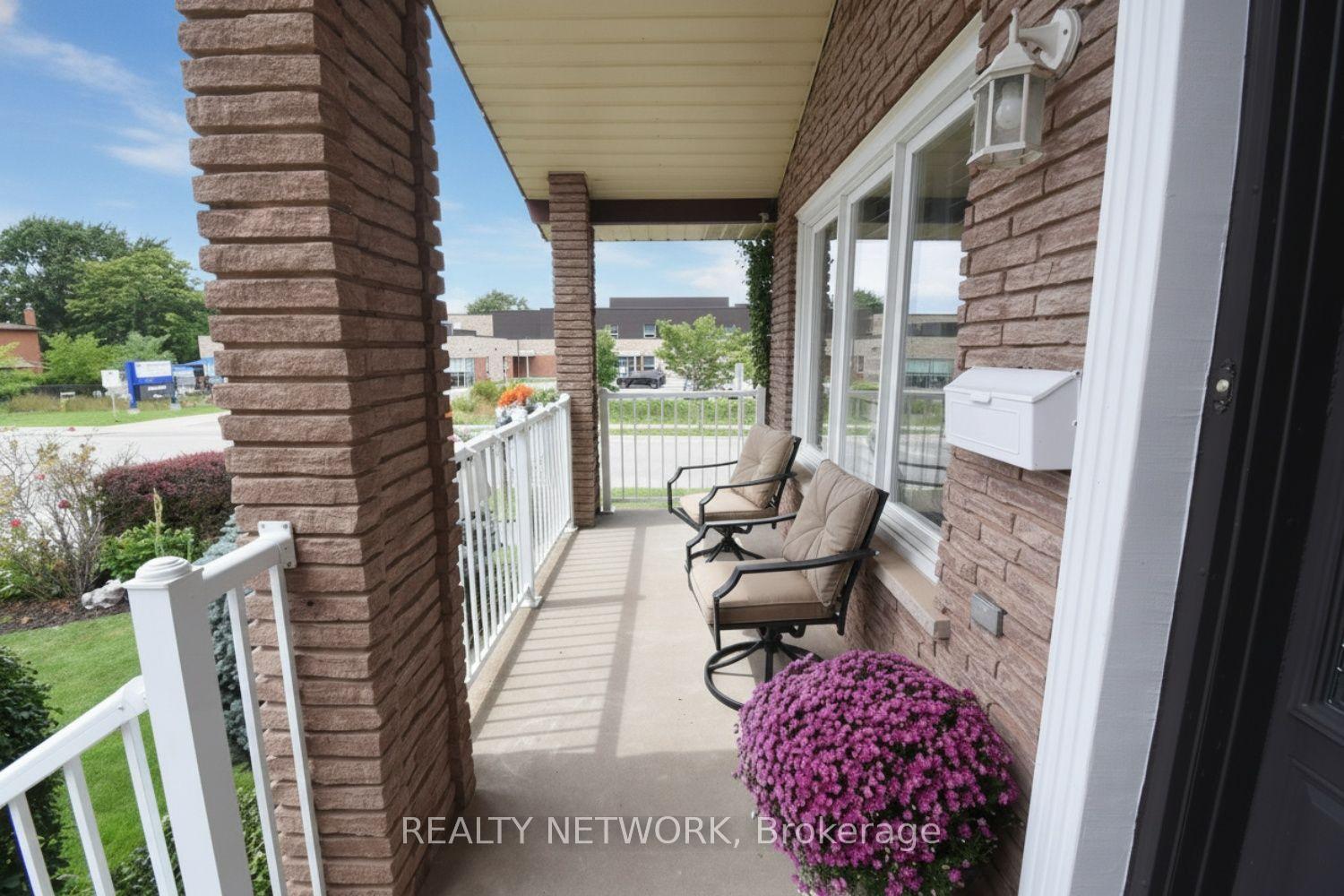 Photo 4 of 104 Glen Cannon Drive, Hamilton, Stoney Creek — HOMEH