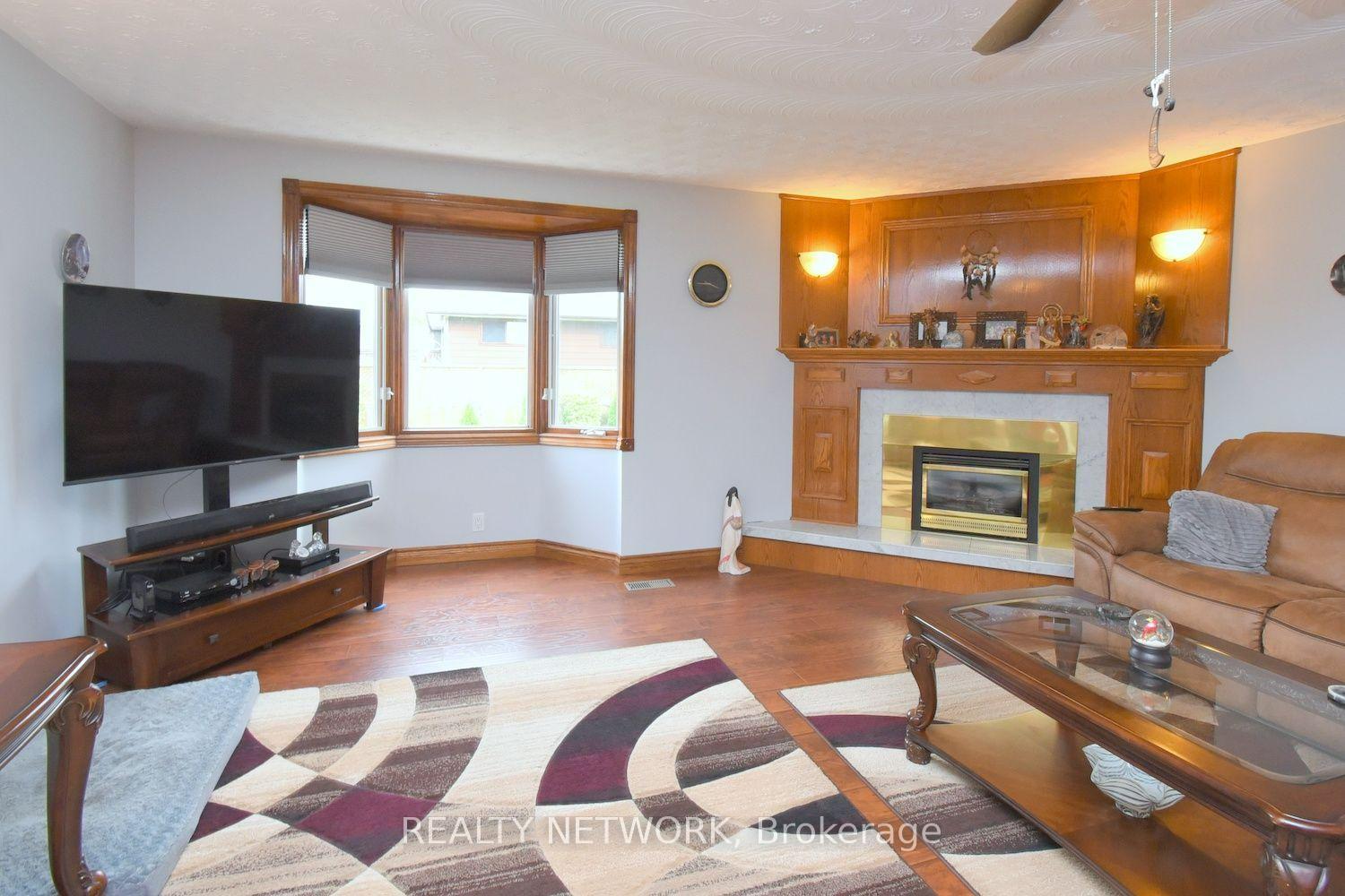 Photo 9 of 104 Glen Cannon Drive, Hamilton, Stoney Creek — HOMEH