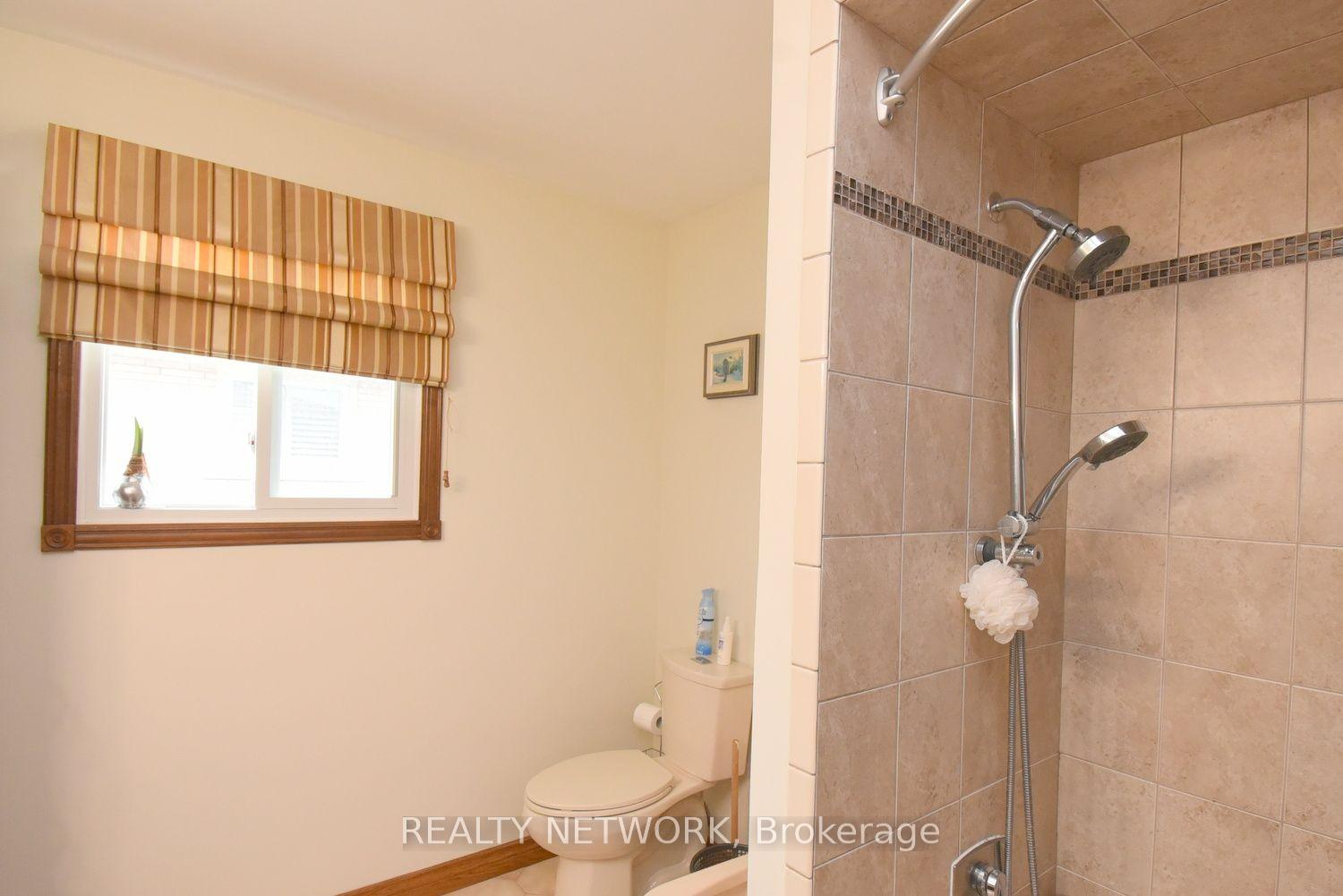 Photo 33 of 104 Glen Cannon Drive, Hamilton, Stoney Creek — HOMEH