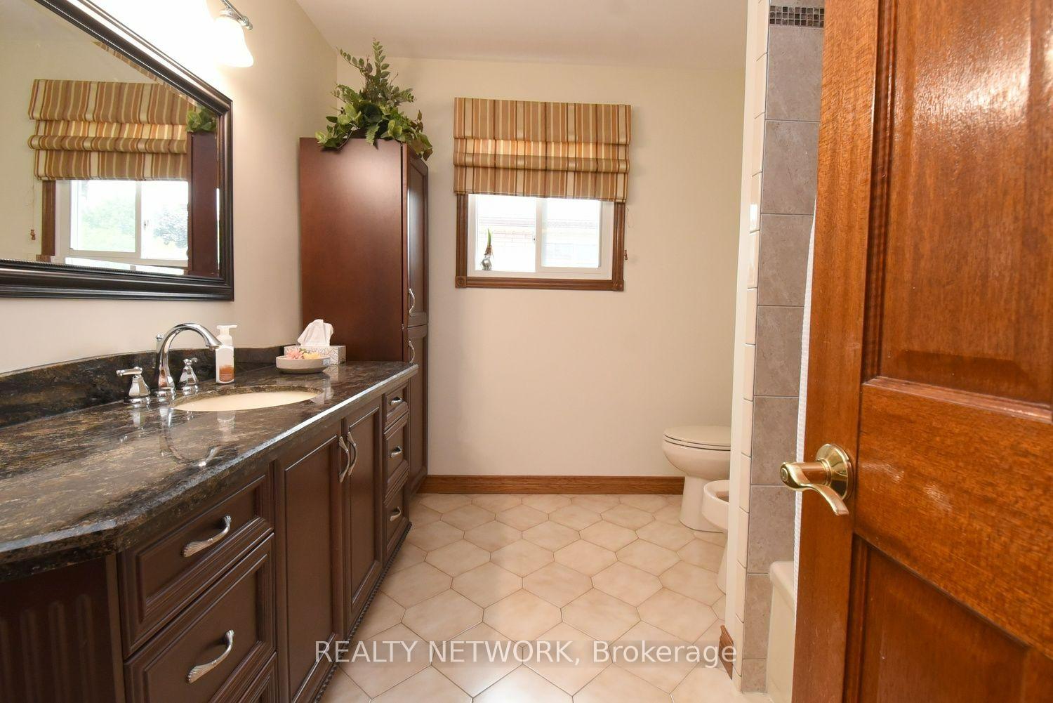 Photo 34 of 104 Glen Cannon Drive, Hamilton, Stoney Creek — HOMEH