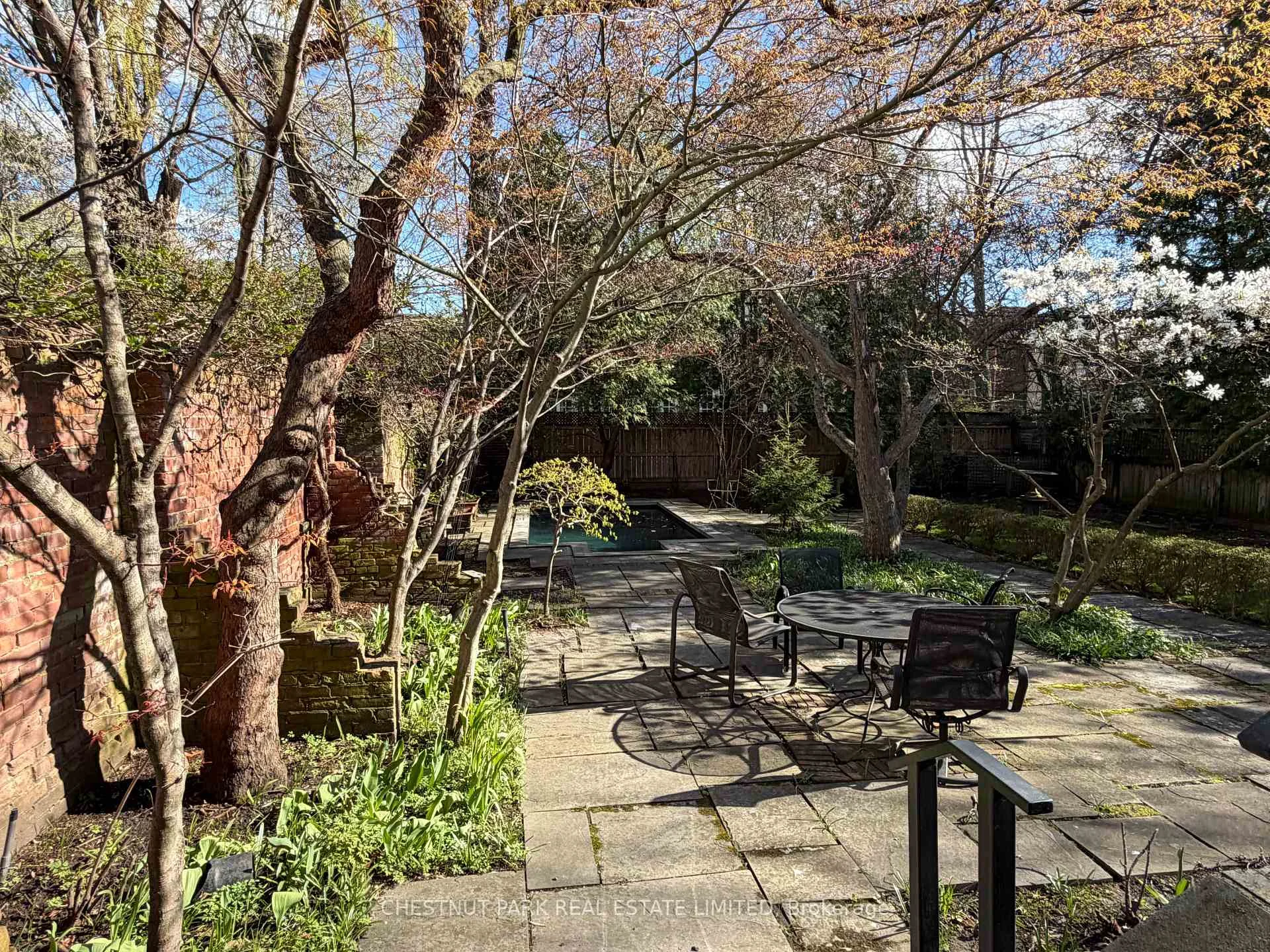 Photo 45 of 127 Roxborough Drive, Toronto, Rosedale-Moore Park — HOMEH