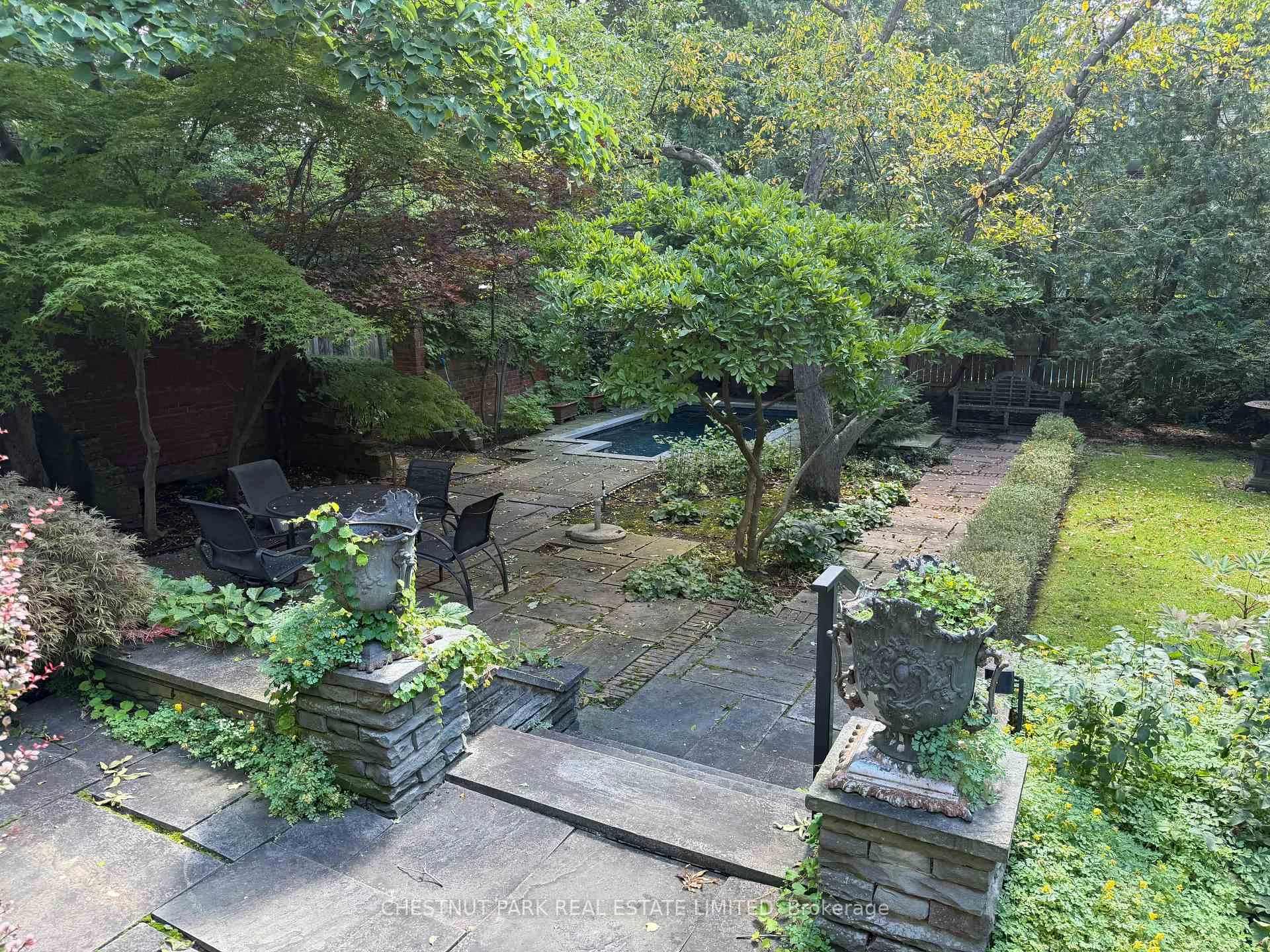 Photo 52 of 127 Roxborough Drive, Toronto, Rosedale-Moore Park — HOMEH