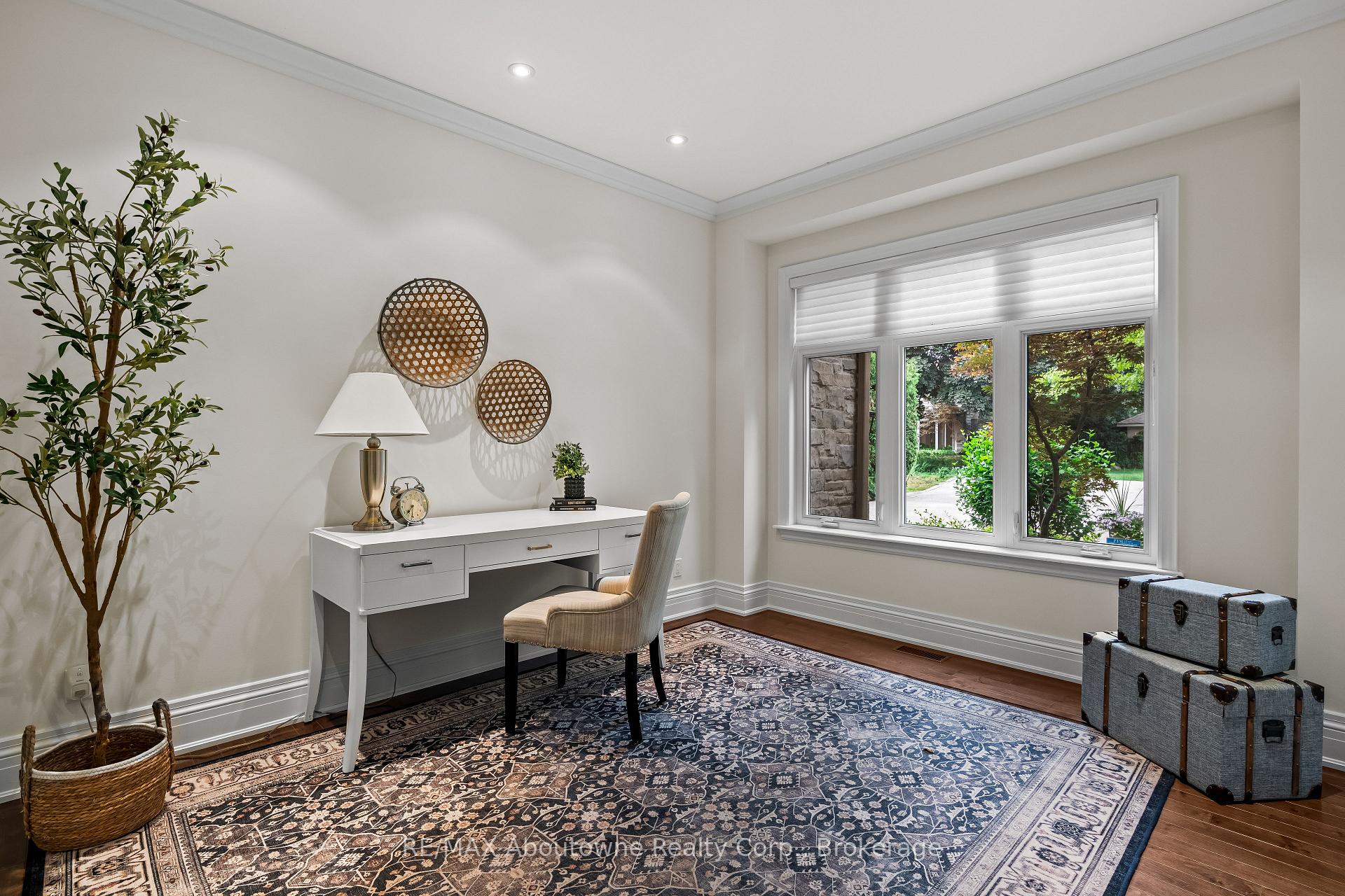 Photo 5 of 370 Christina Drive, Oakville, Southwest — HOMEH