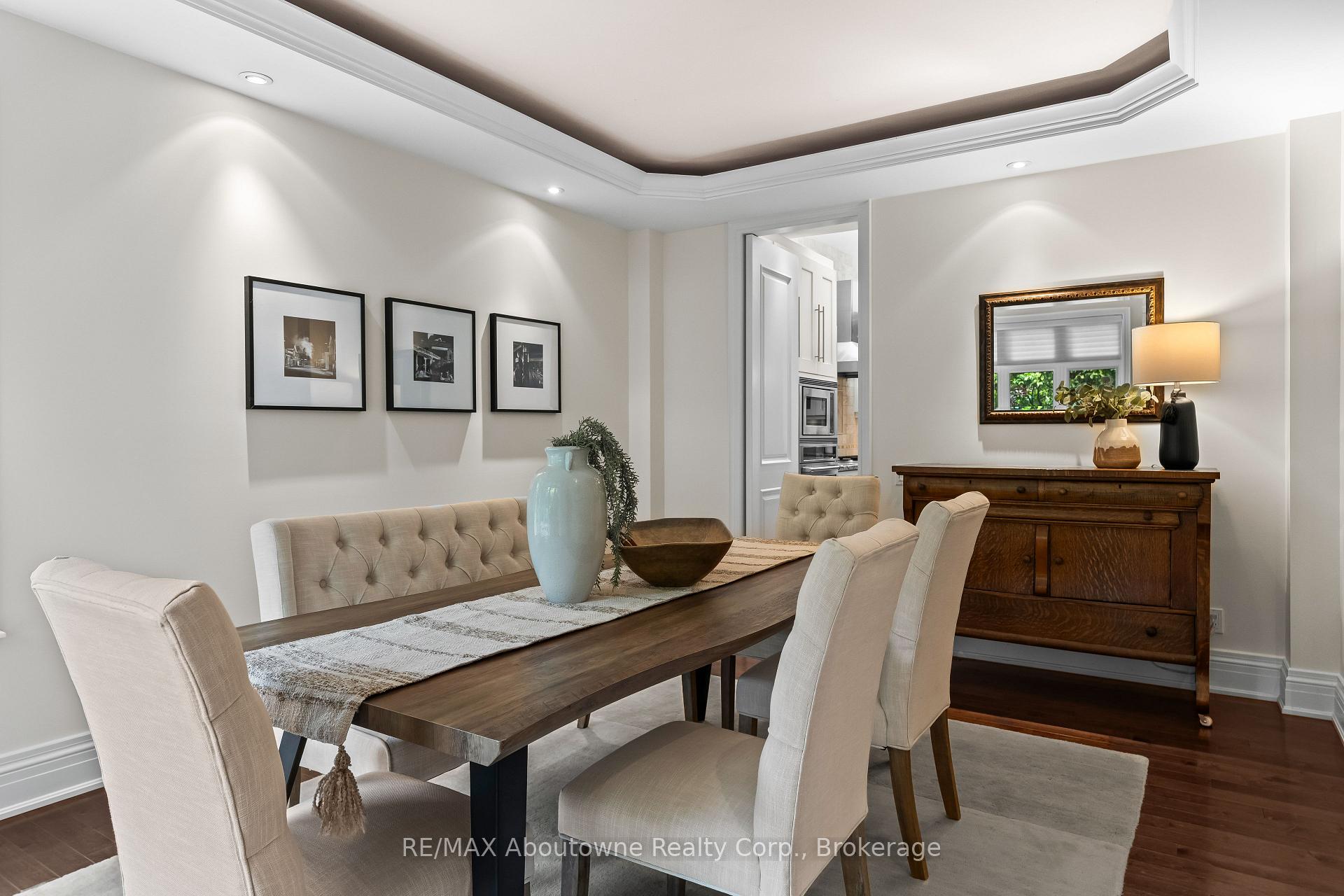 Photo 8 of 370 Christina Drive, Oakville, Southwest — HOMEH