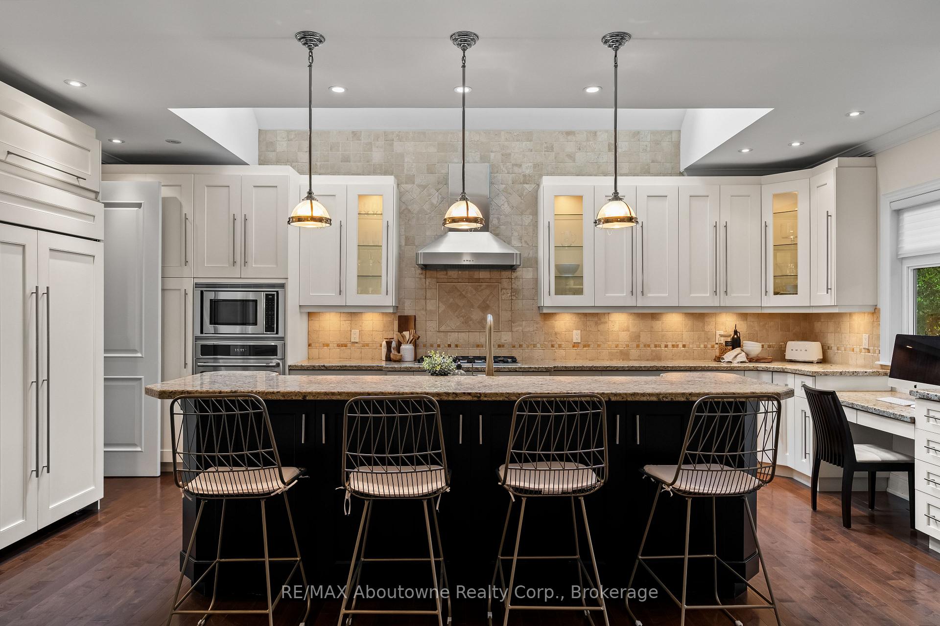 Photo 11 of 370 Christina Drive, Oakville, Southwest — HOMEH