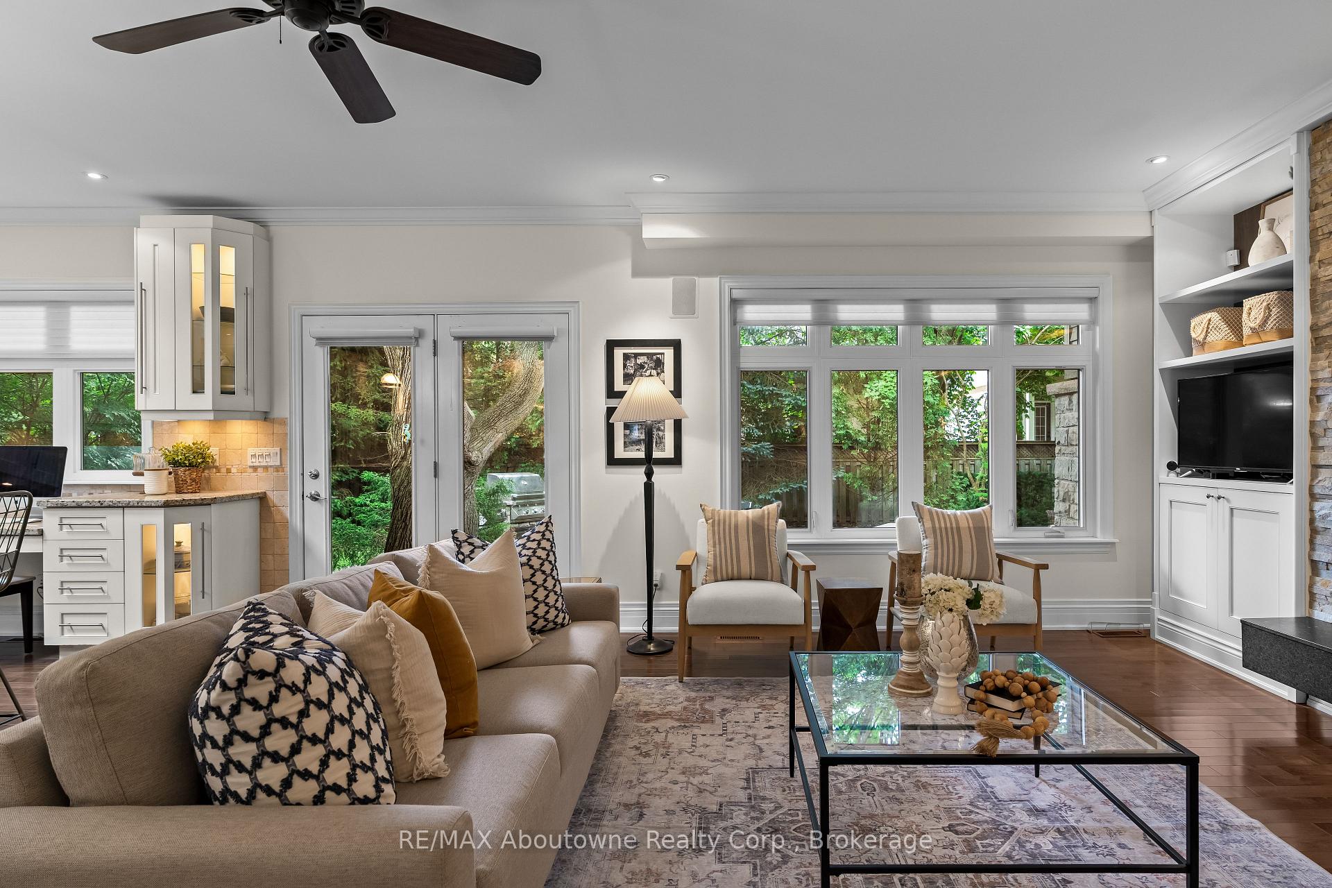 Photo 15 of 370 Christina Drive, Oakville, Southwest — HOMEH