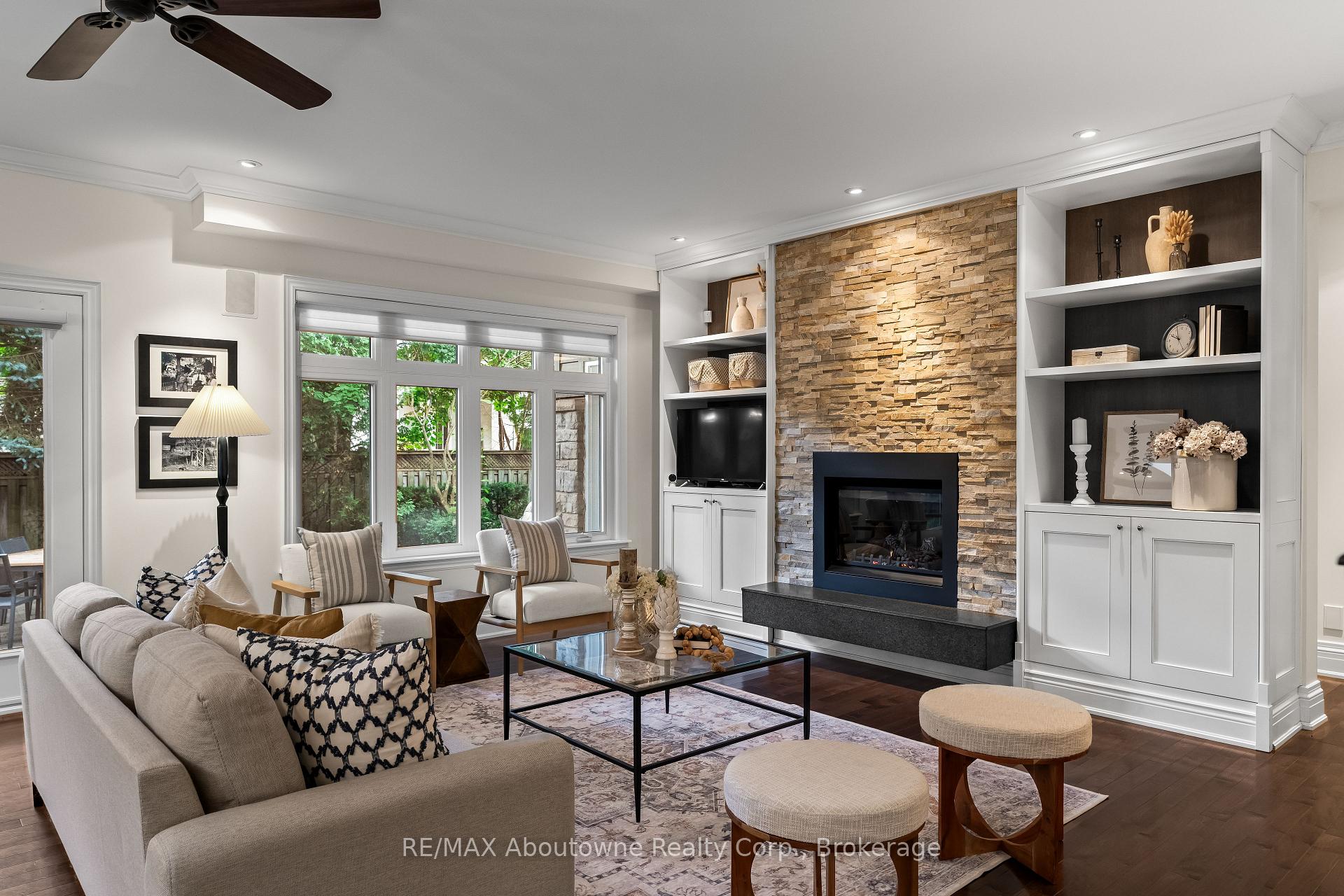 Photo 16 of 370 Christina Drive, Oakville, Southwest — HOMEH