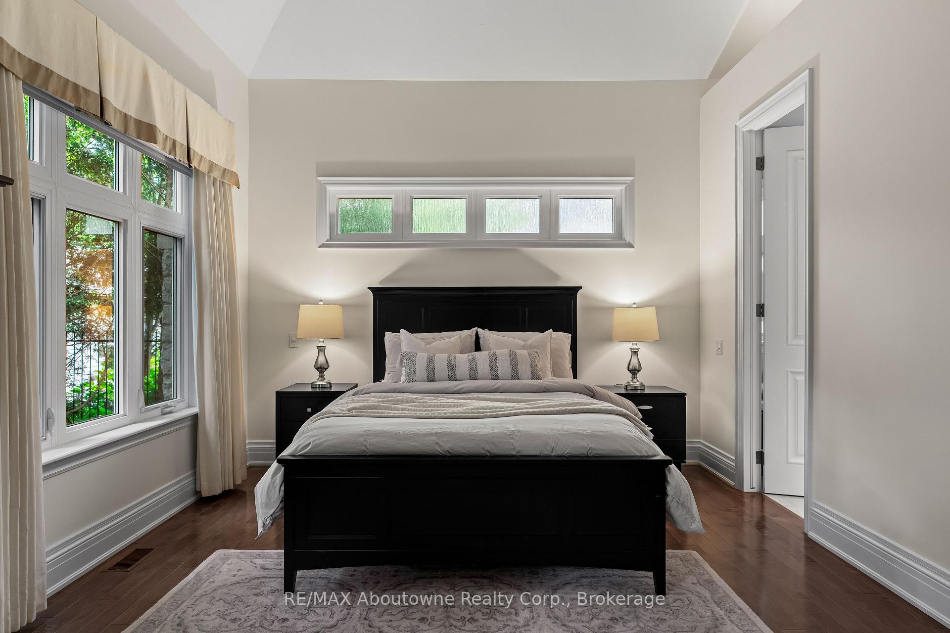 Photo 21 of 370 Christina Drive, Oakville, Southwest — HOMEH