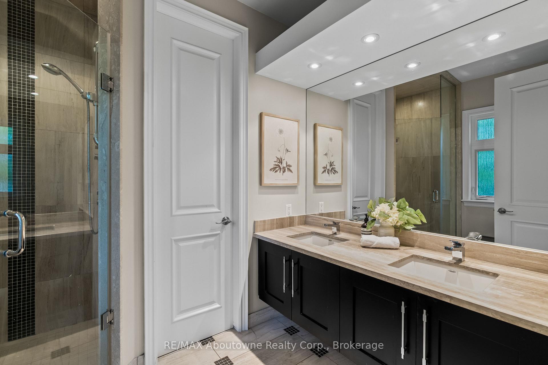 Photo 22 of 370 Christina Drive, Oakville, Southwest — HOMEH