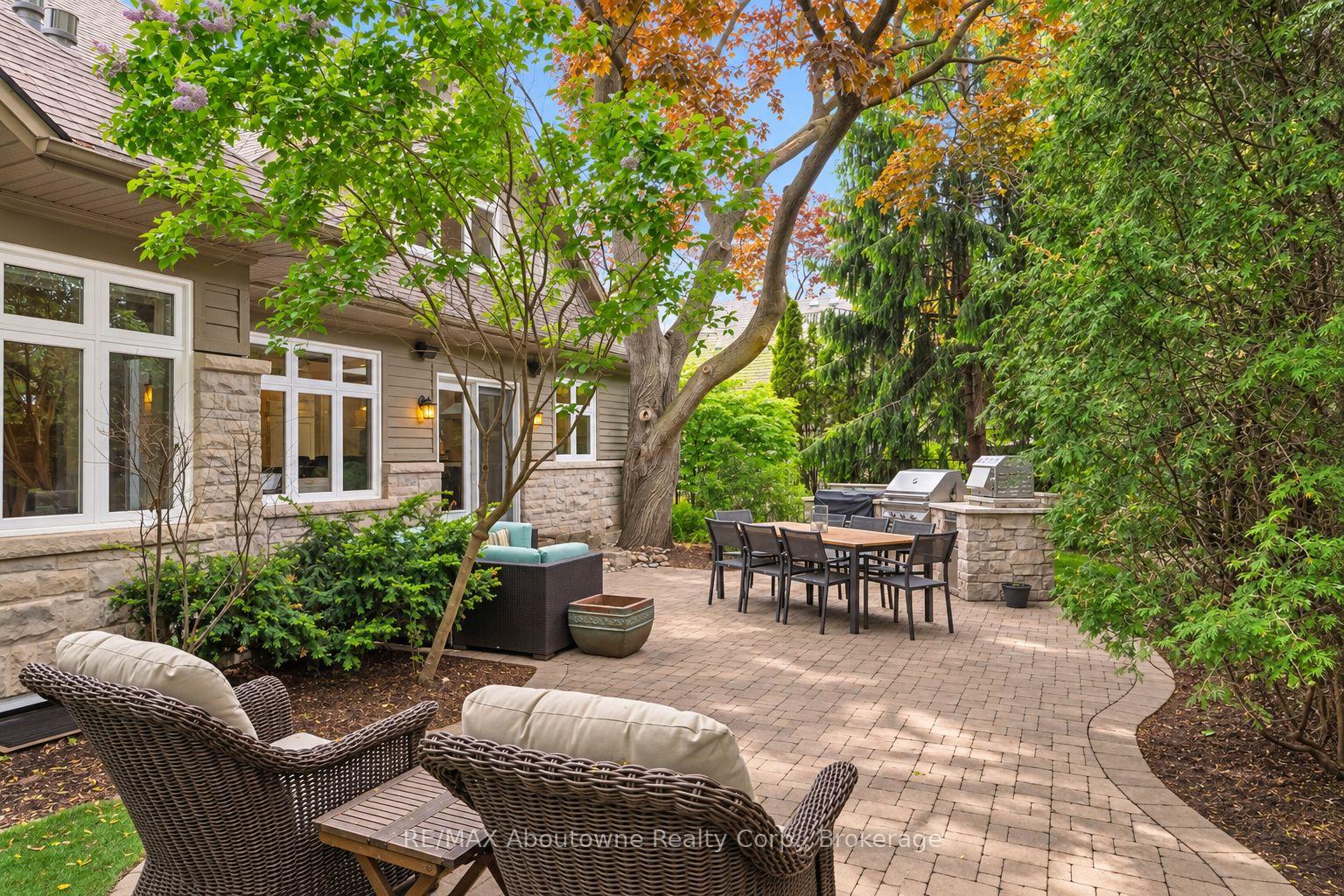 Photo 24 of 370 Christina Drive, Oakville, Southwest — HOMEH