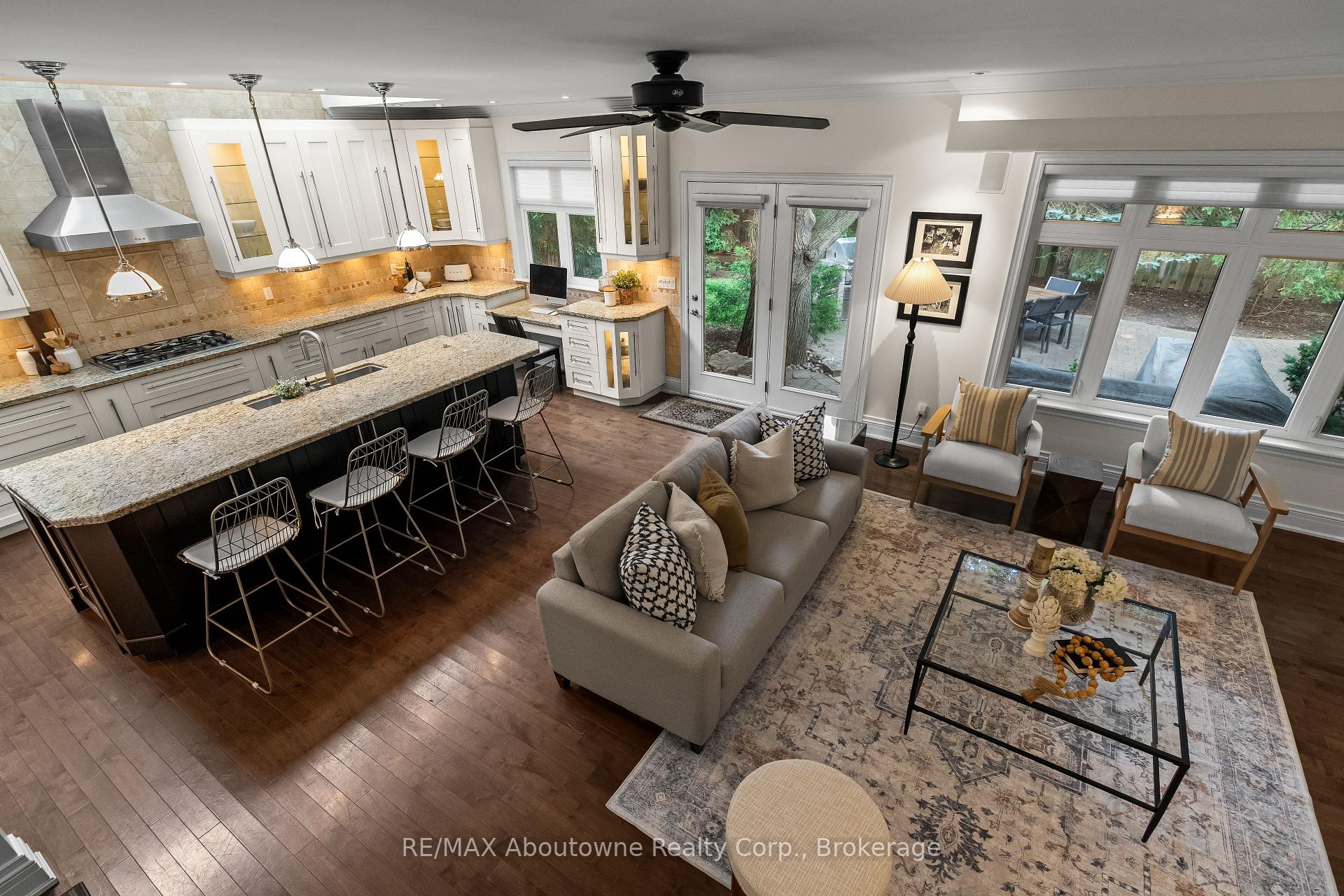 Photo 26 of 370 Christina Drive, Oakville, Southwest — HOMEH