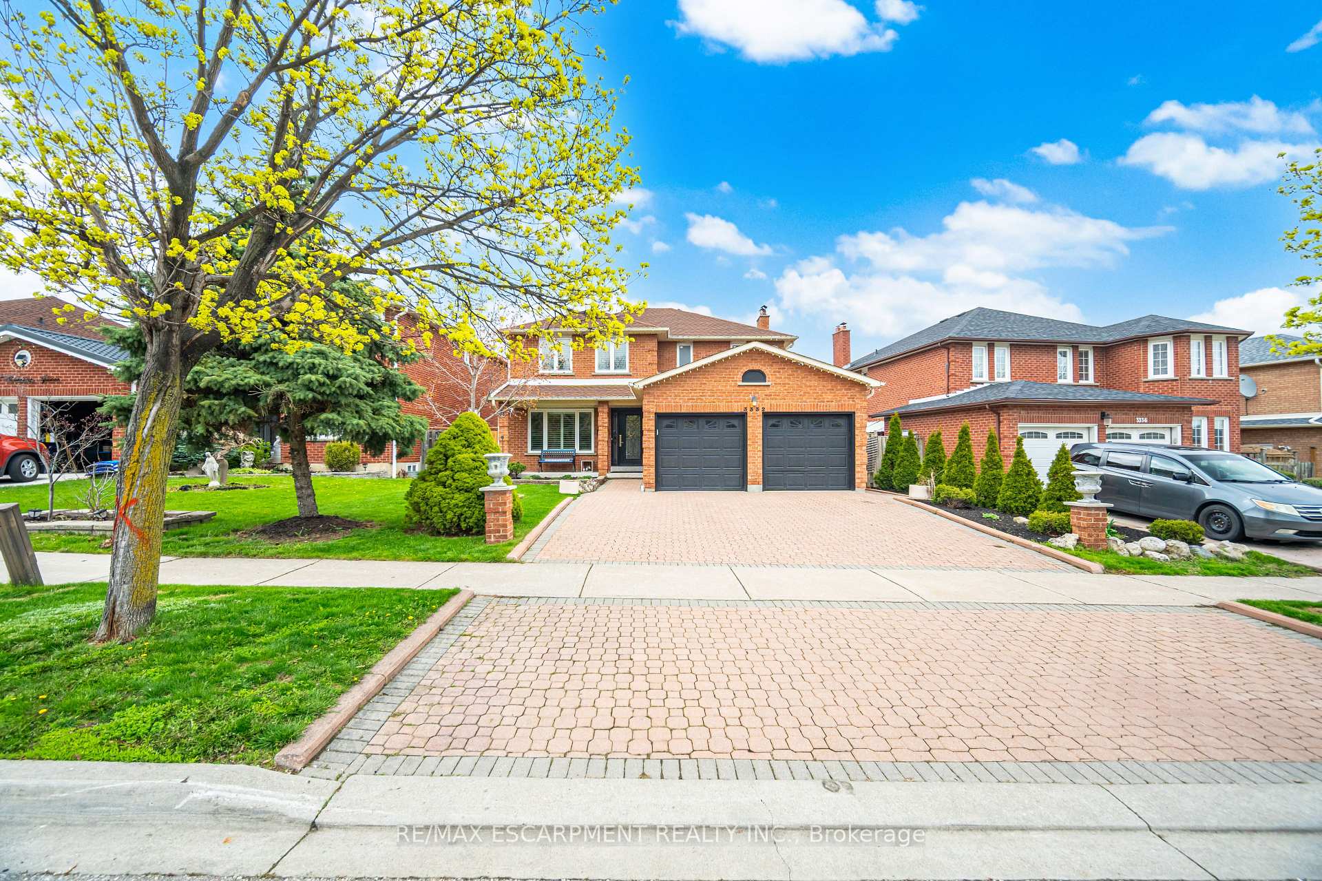 Photo 2 of 3332 Testimony Square, Mississauga, Fairview — HOMEH