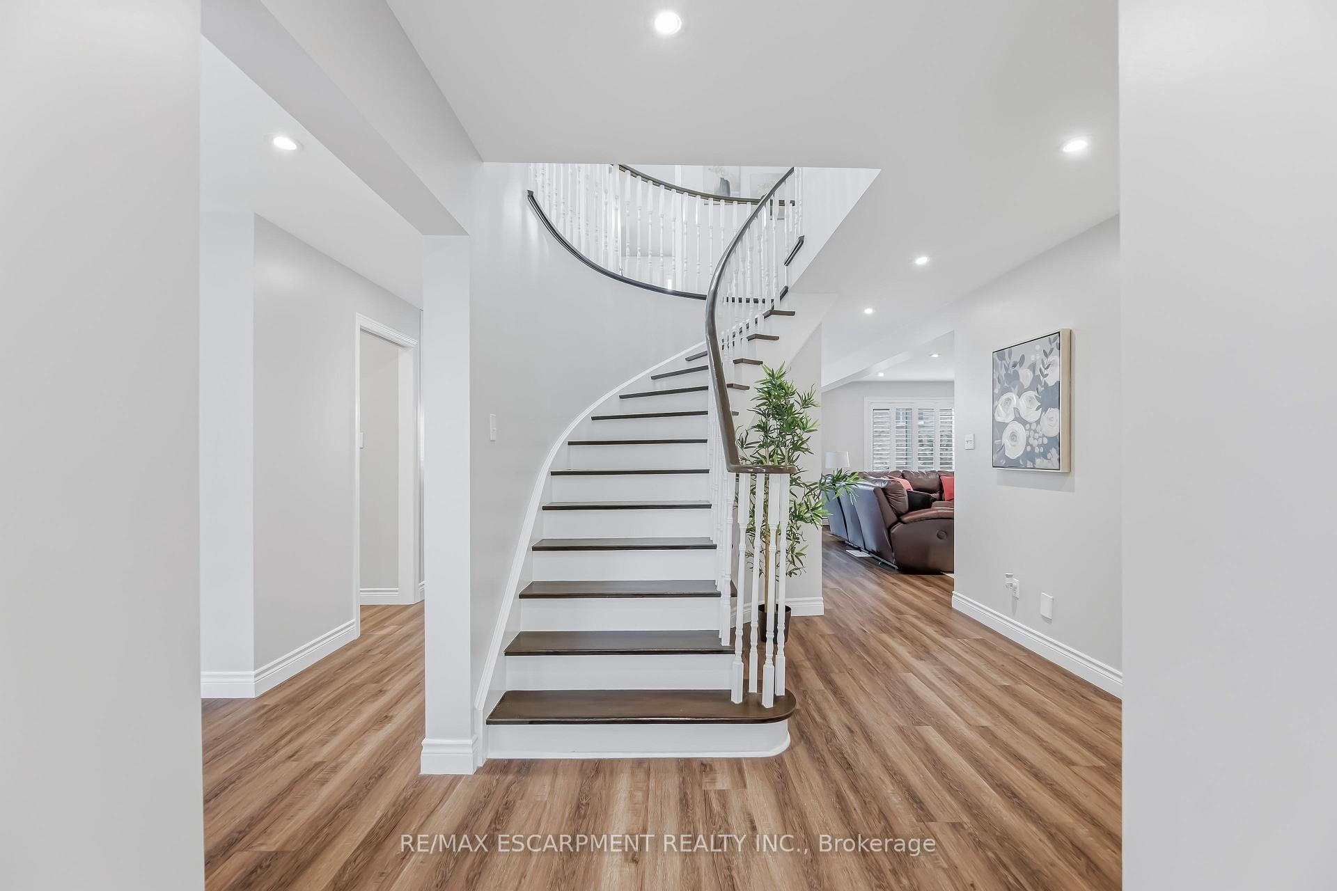 Photo 5 of 3332 Testimony Square, Mississauga, Fairview — HOMEH