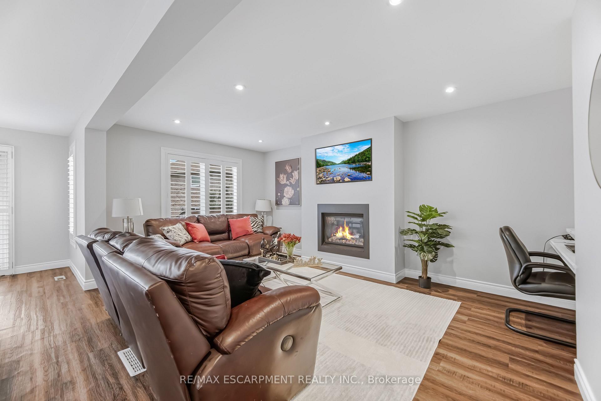 Photo 6 of 3332 Testimony Square, Mississauga, Fairview — HOMEH