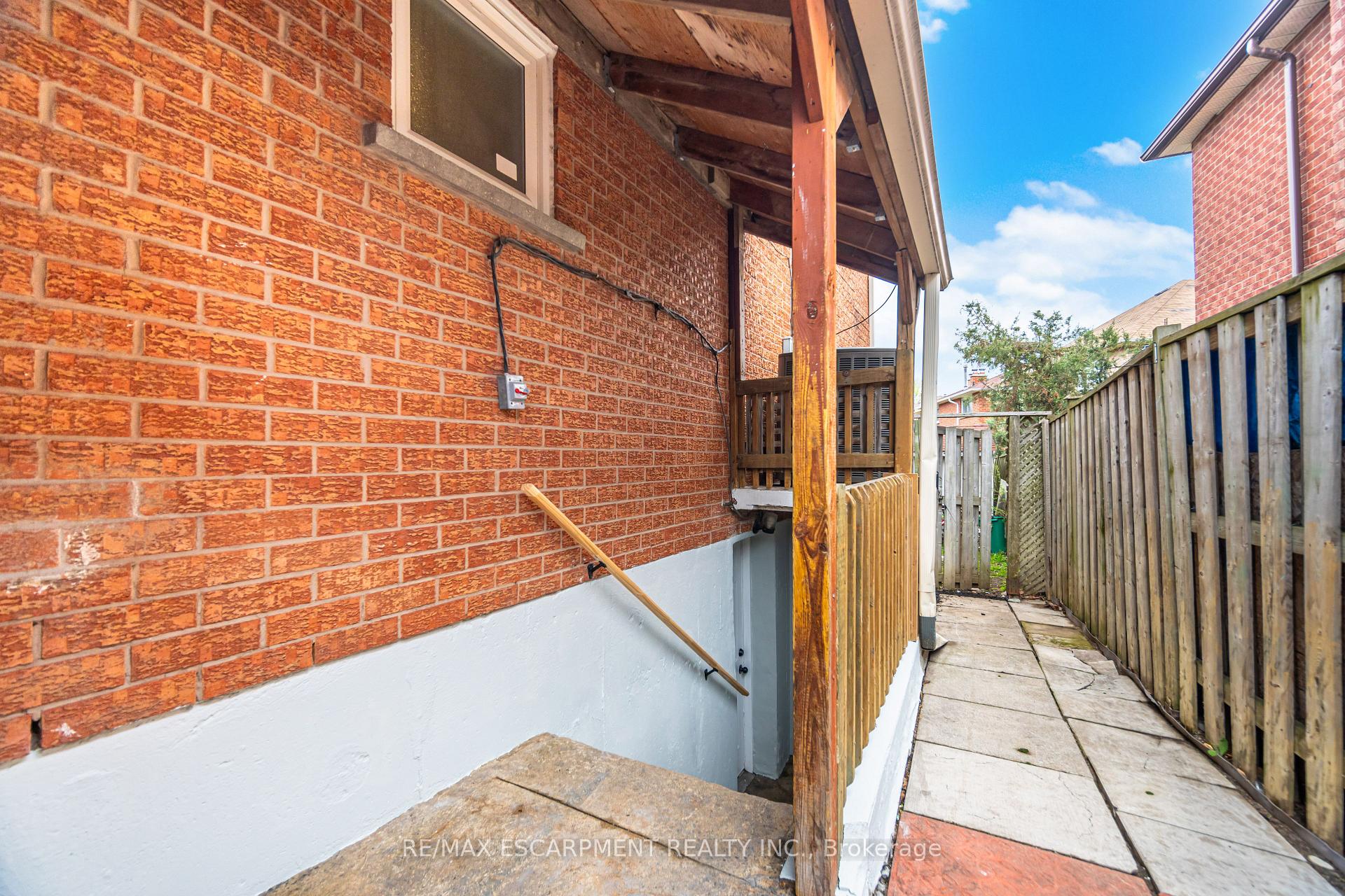 Photo 32 of 3332 Testimony Square, Mississauga, Fairview — HOMEH