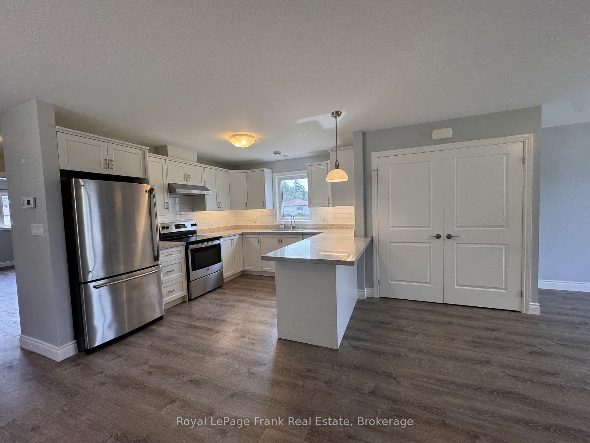 Photo 4 of 627 Bloor Street E, Oshawa, Farewell — HOMEH