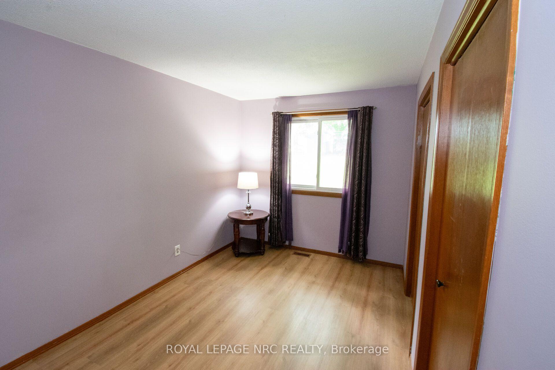 Photo 18 of 70 Oxford Street, St. Catharines, Secord Woods — HOMEH