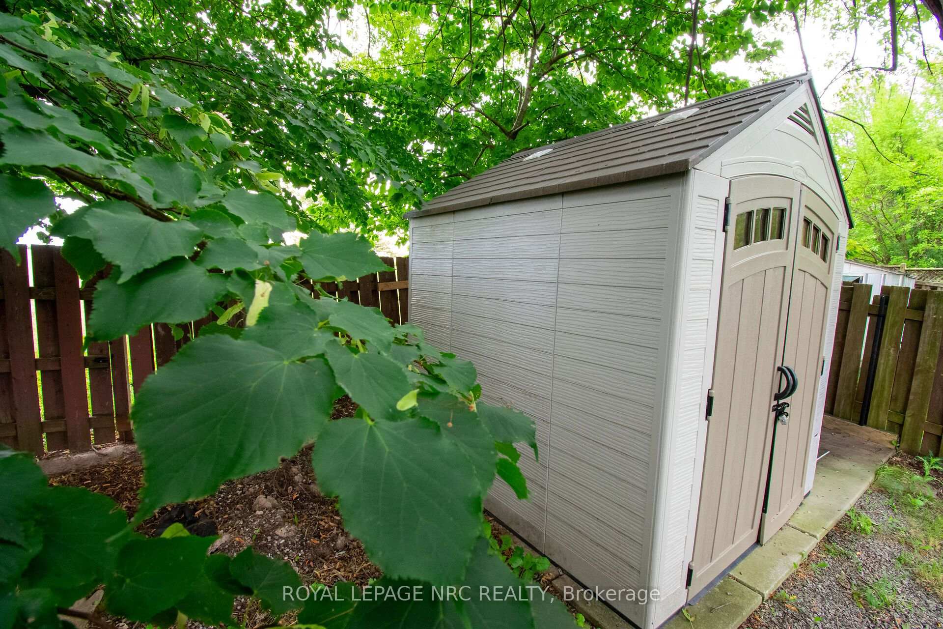 Photo 41 of 70 Oxford Street, St. Catharines, Secord Woods — HOMEH