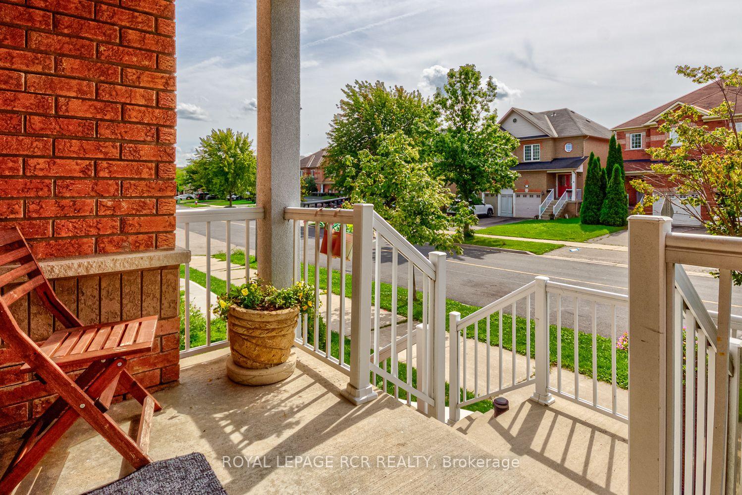 Photo 3 of 13 Silvervalley Drive, Caledon, Bolton North — HOMEH