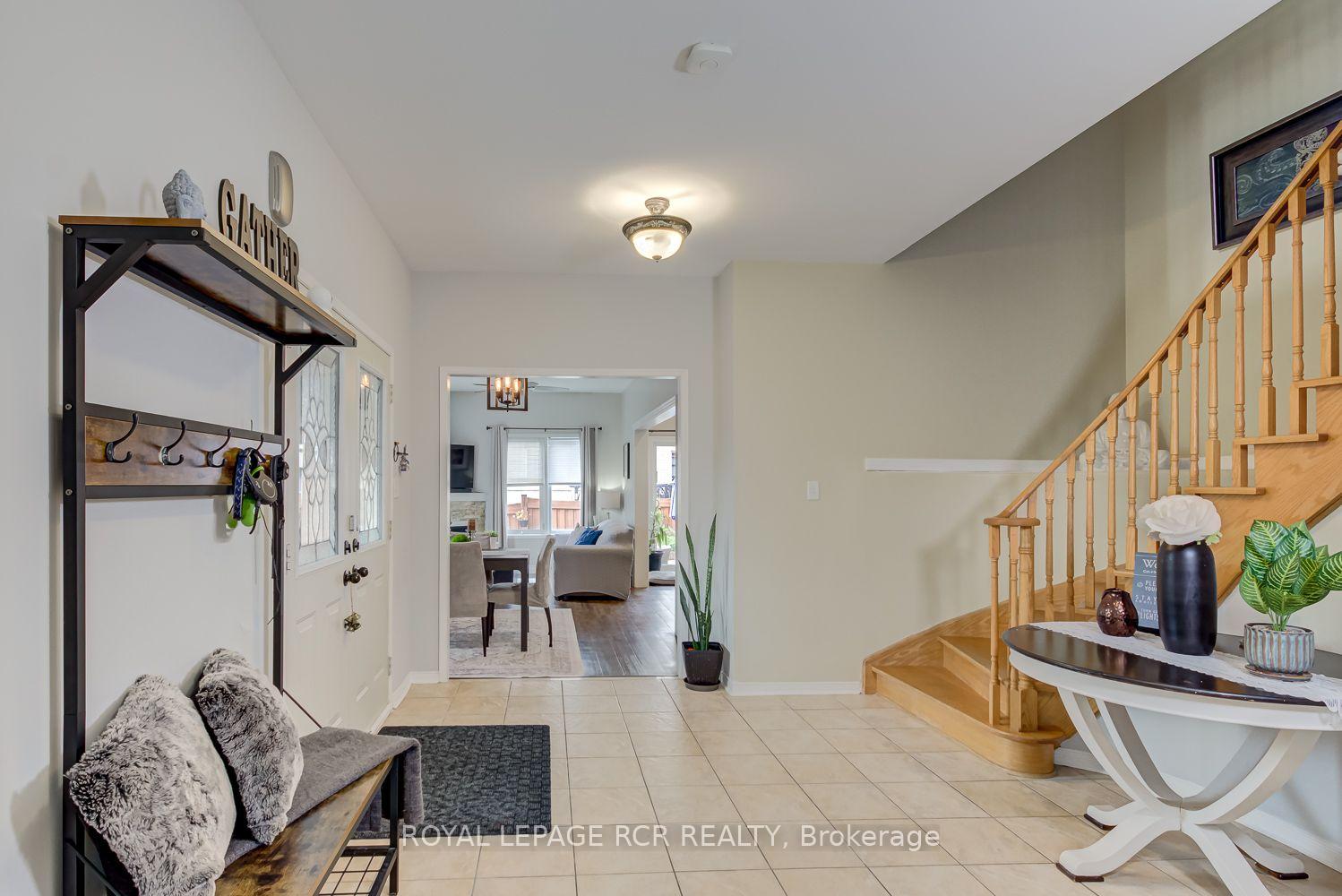 Photo 6 of 13 Silvervalley Drive, Caledon, Bolton North — HOMEH
