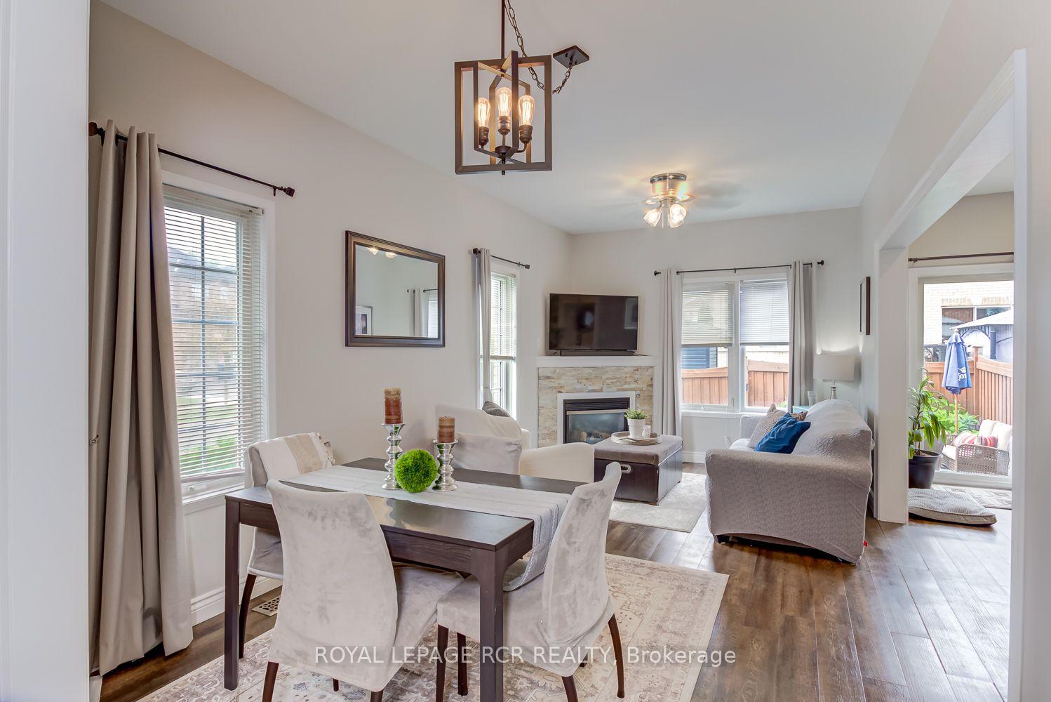 Photo 7 of 13 Silvervalley Drive, Caledon, Bolton North — HOMEH