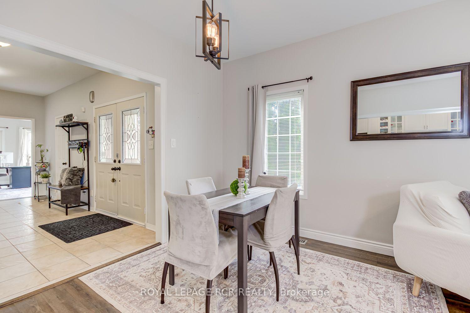 Photo 8 of 13 Silvervalley Drive, Caledon, Bolton North — HOMEH