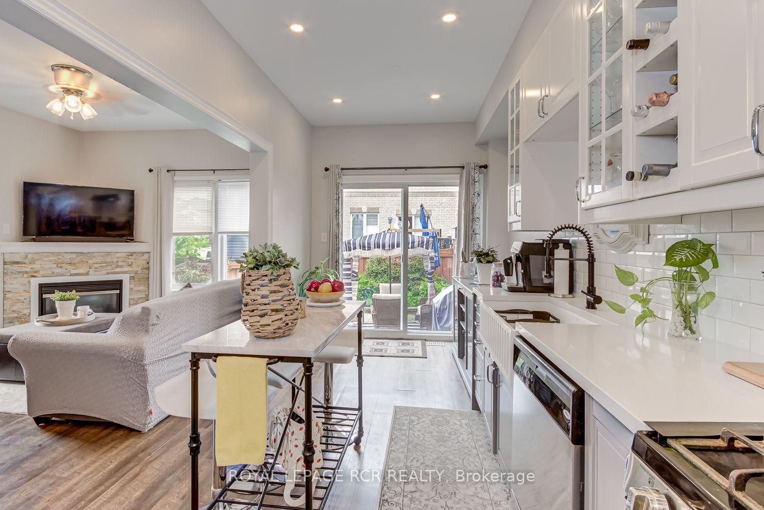 Photo 10 of 13 Silvervalley Drive, Caledon, Bolton North — HOMEH