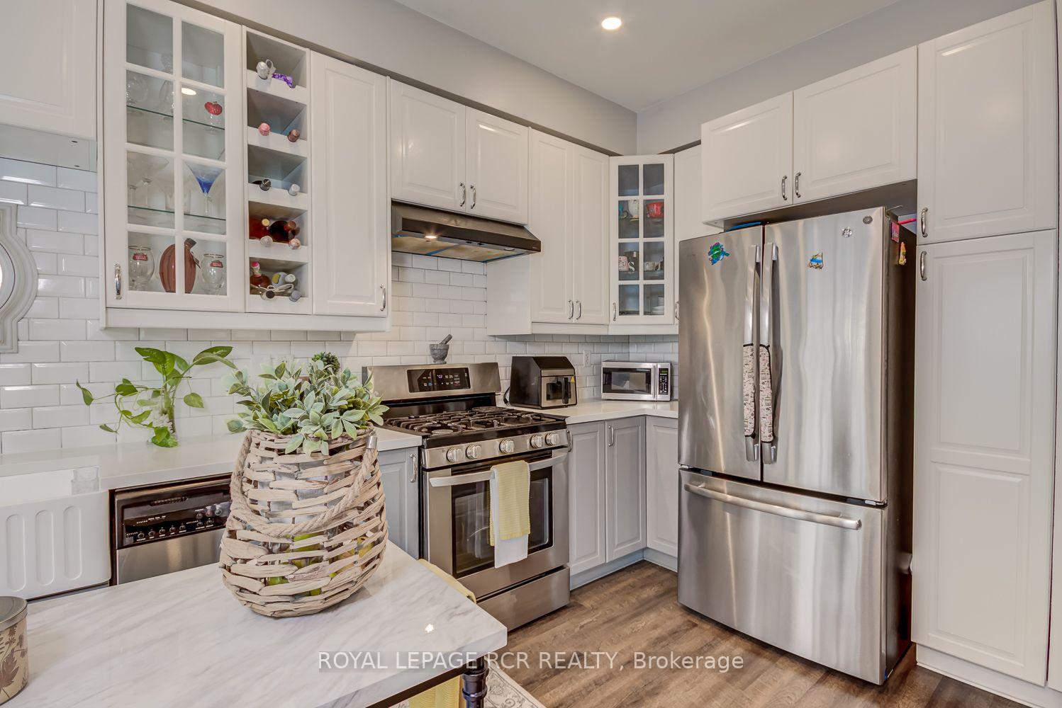 Photo 12 of 13 Silvervalley Drive, Caledon, Bolton North — HOMEH