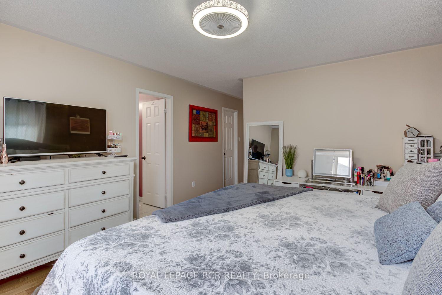 Photo 17 of 13 Silvervalley Drive, Caledon, Bolton North — HOMEH